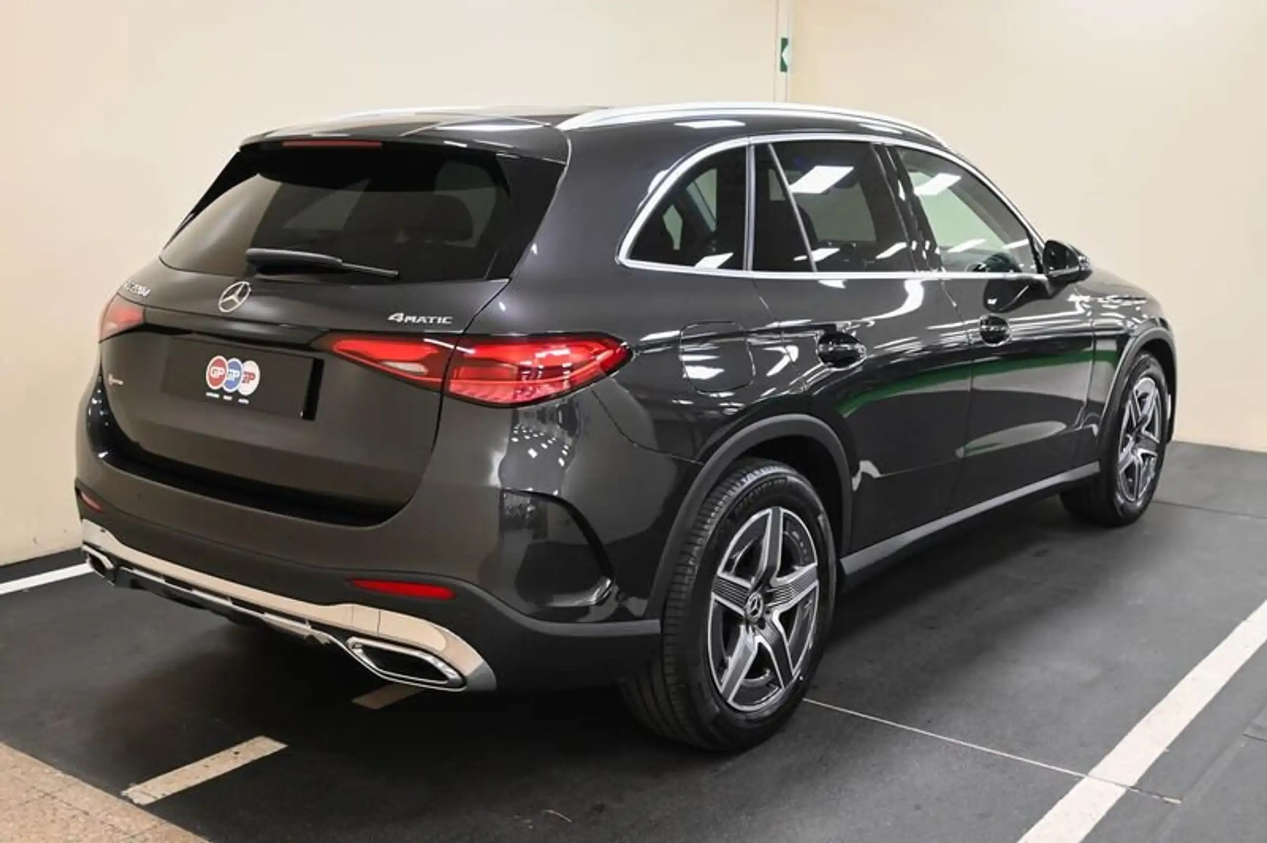 Mercedes-Benz - GLC 220