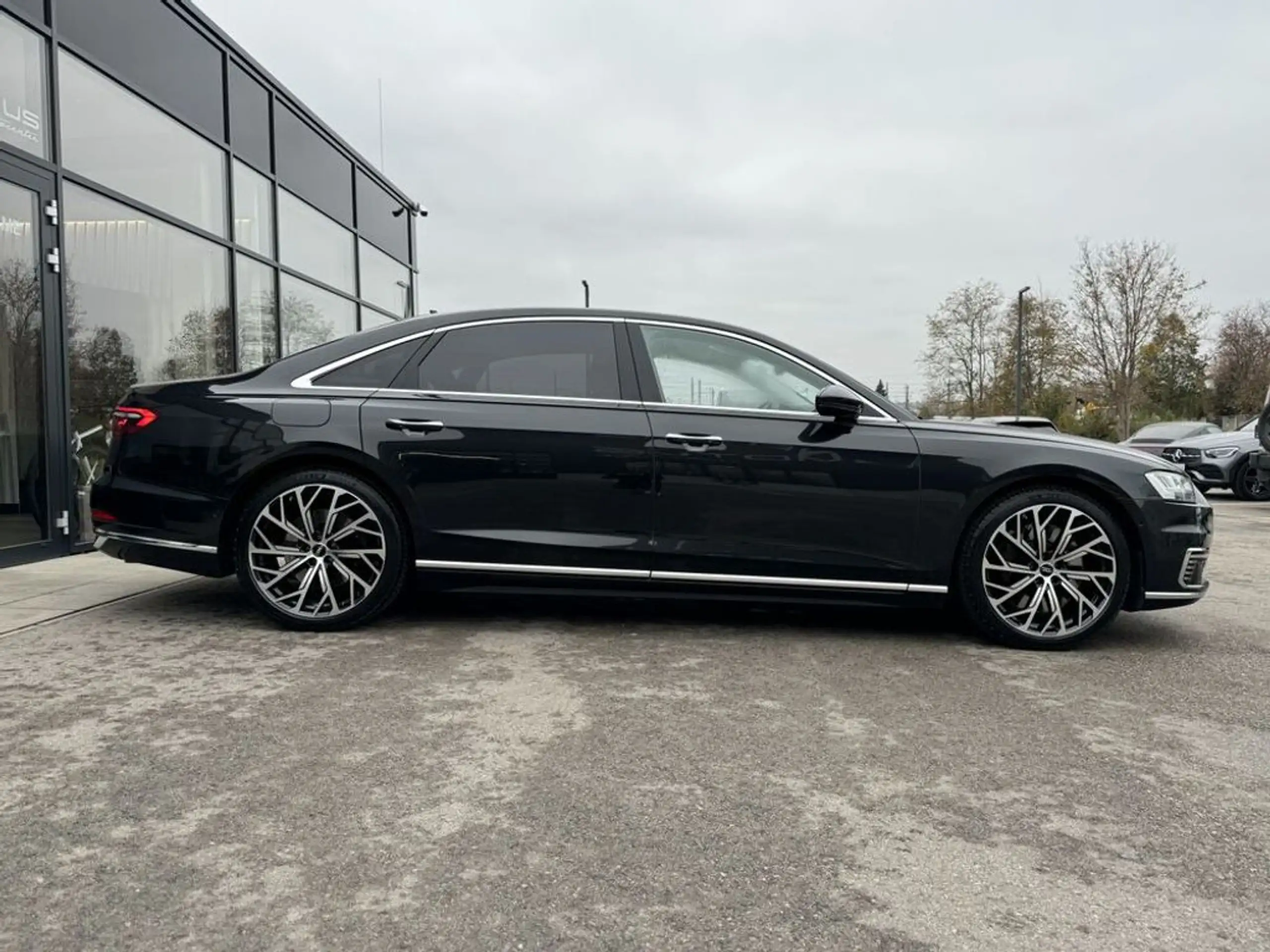 Audi - A8