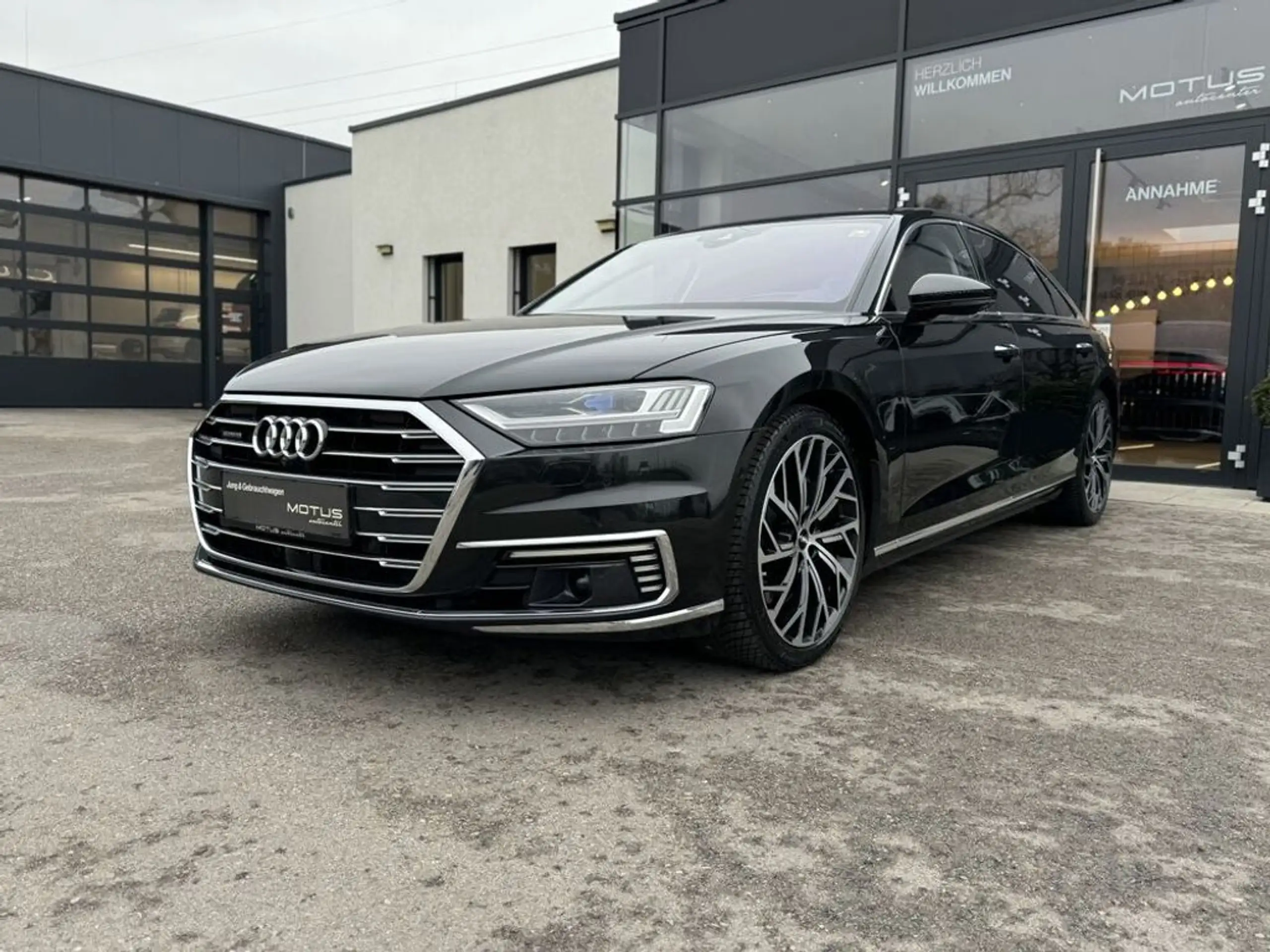 Audi - A8