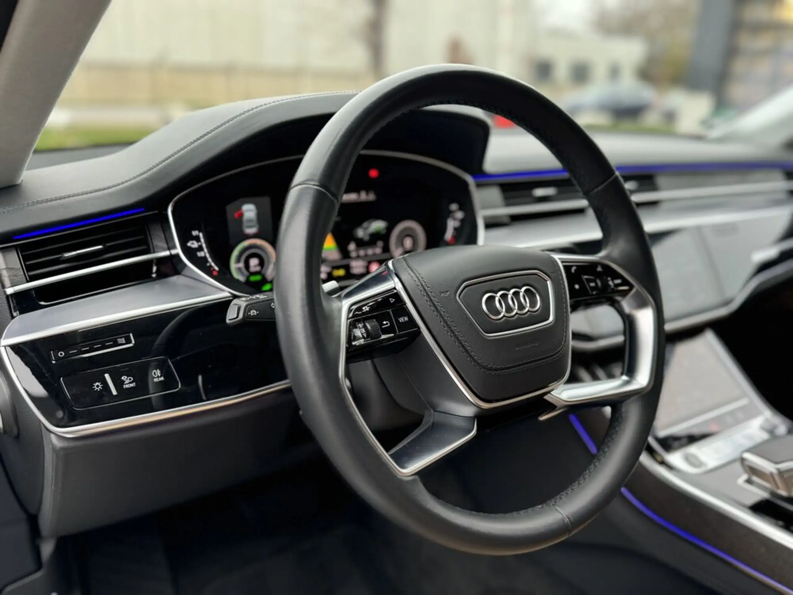 Audi - A8