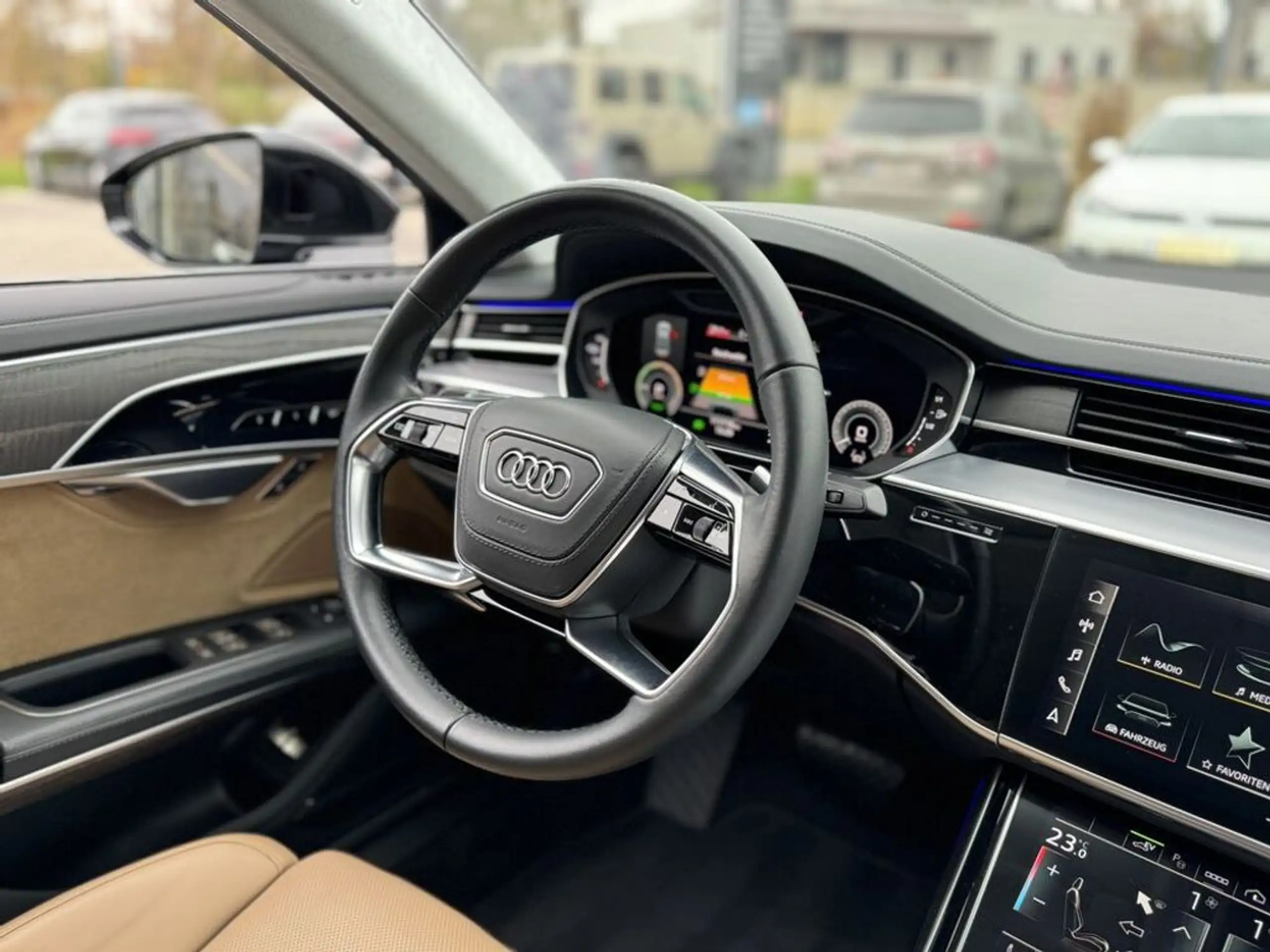 Audi - A8