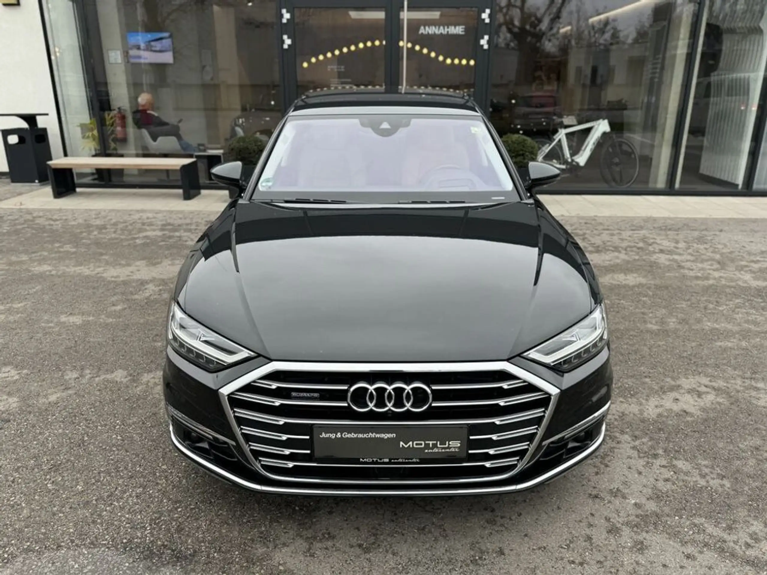 Audi - A8