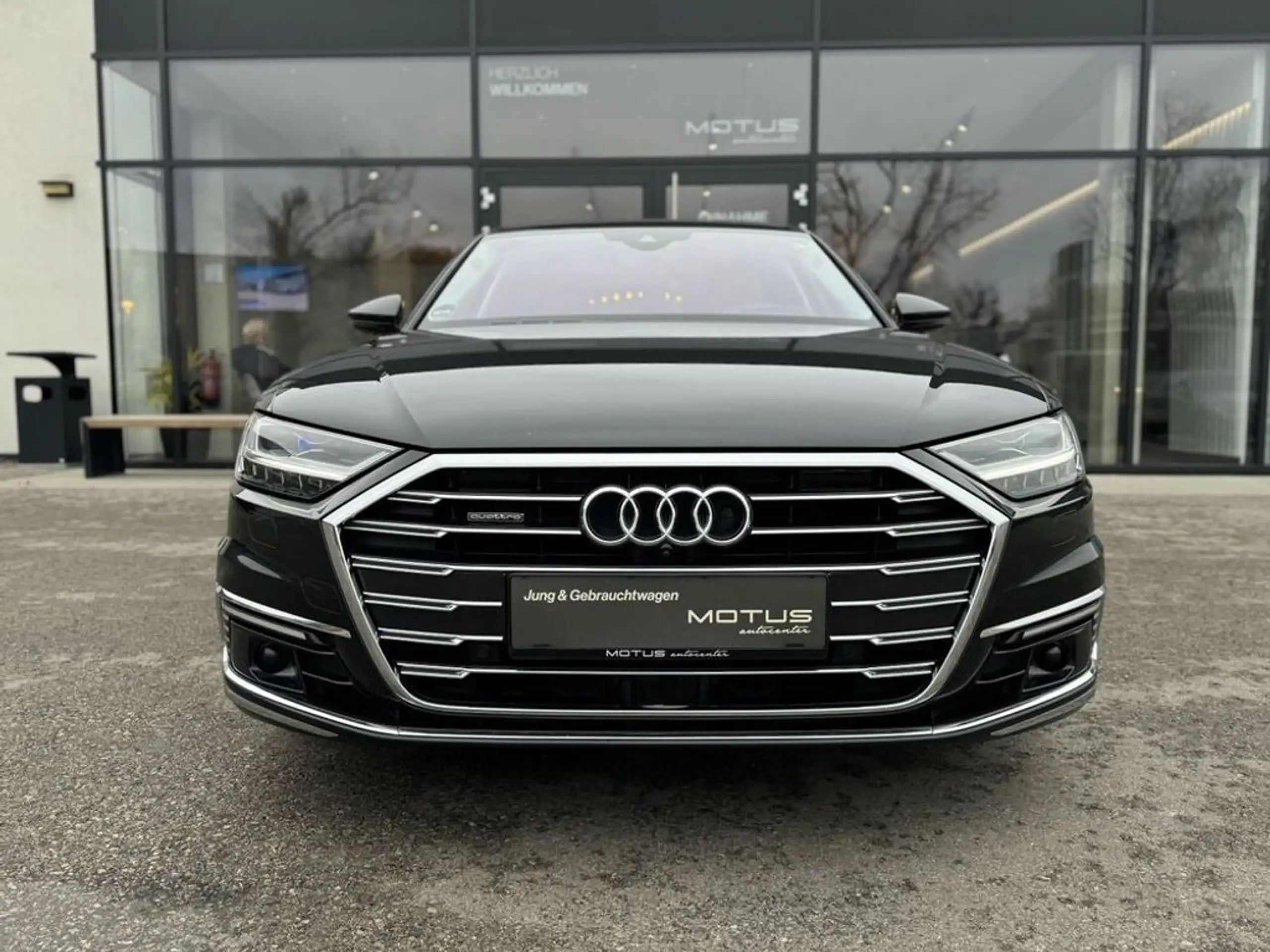 Audi - A8