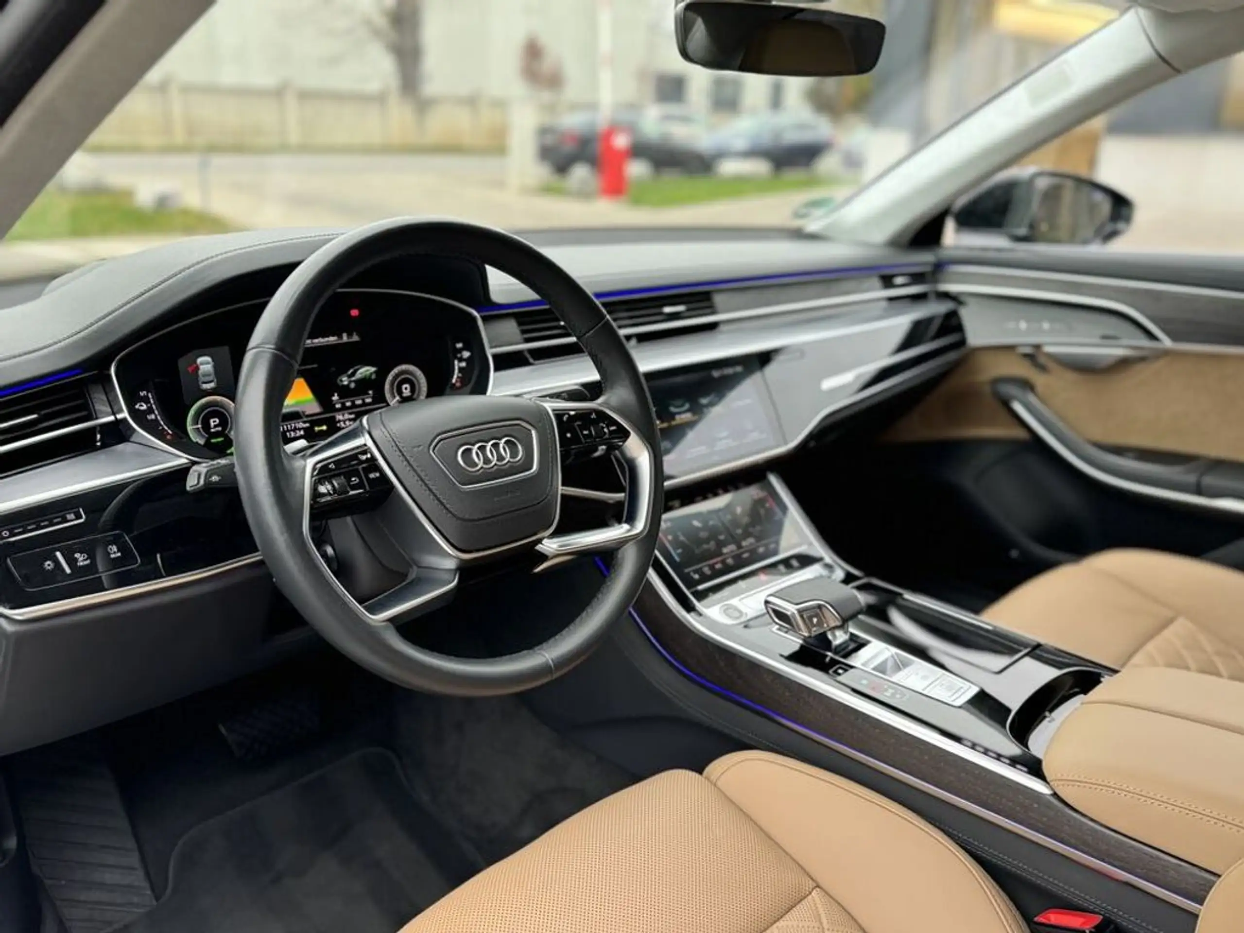 Audi - A8