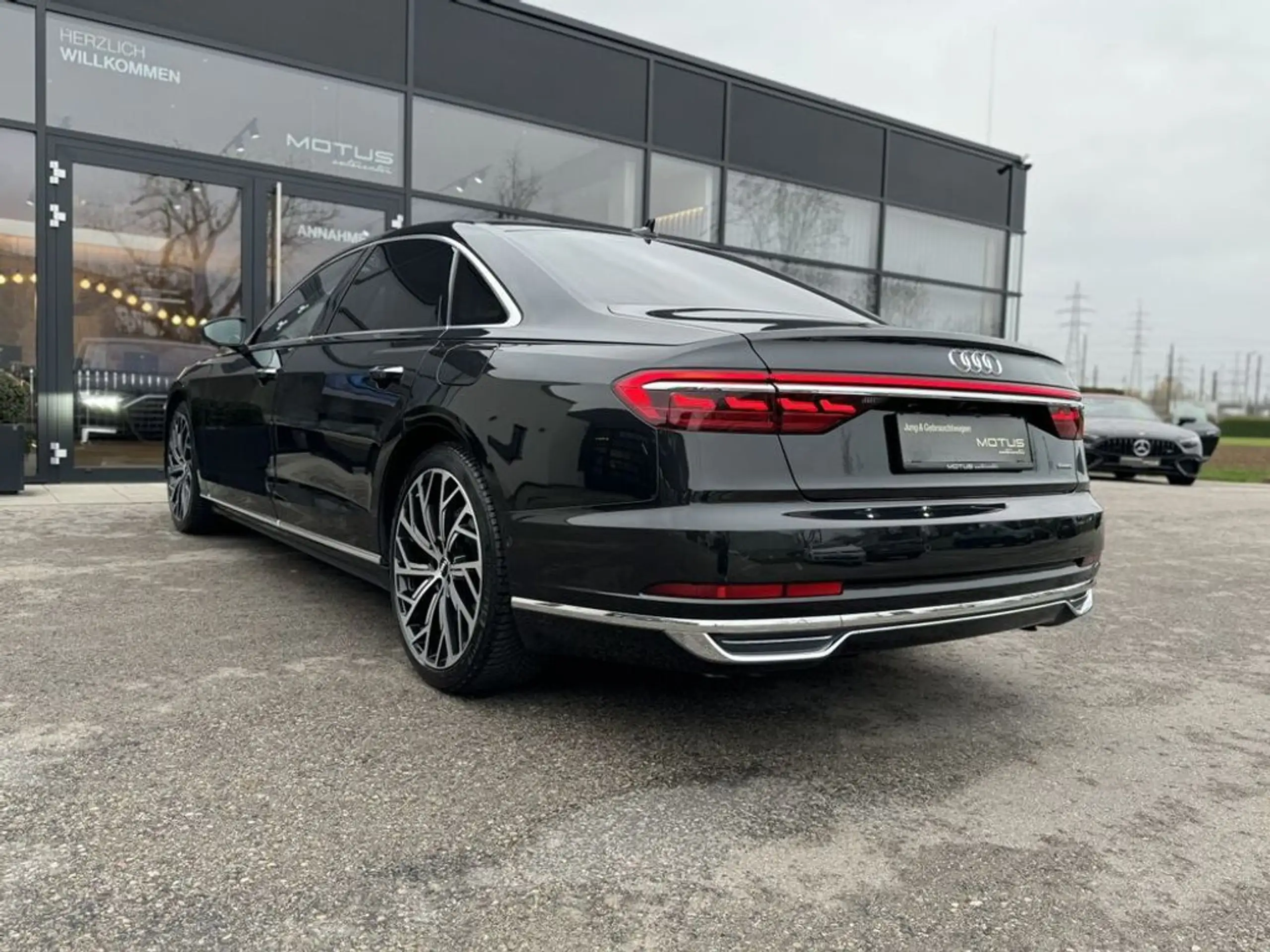 Audi - A8