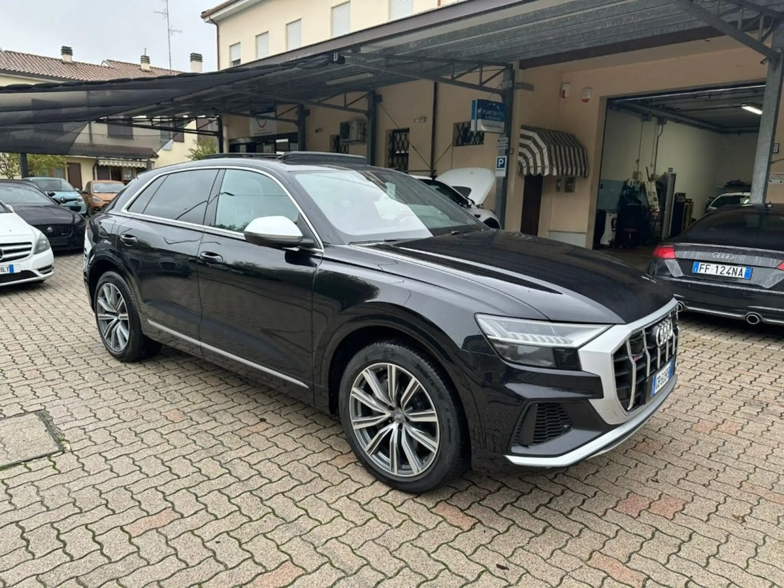 Audi - SQ8