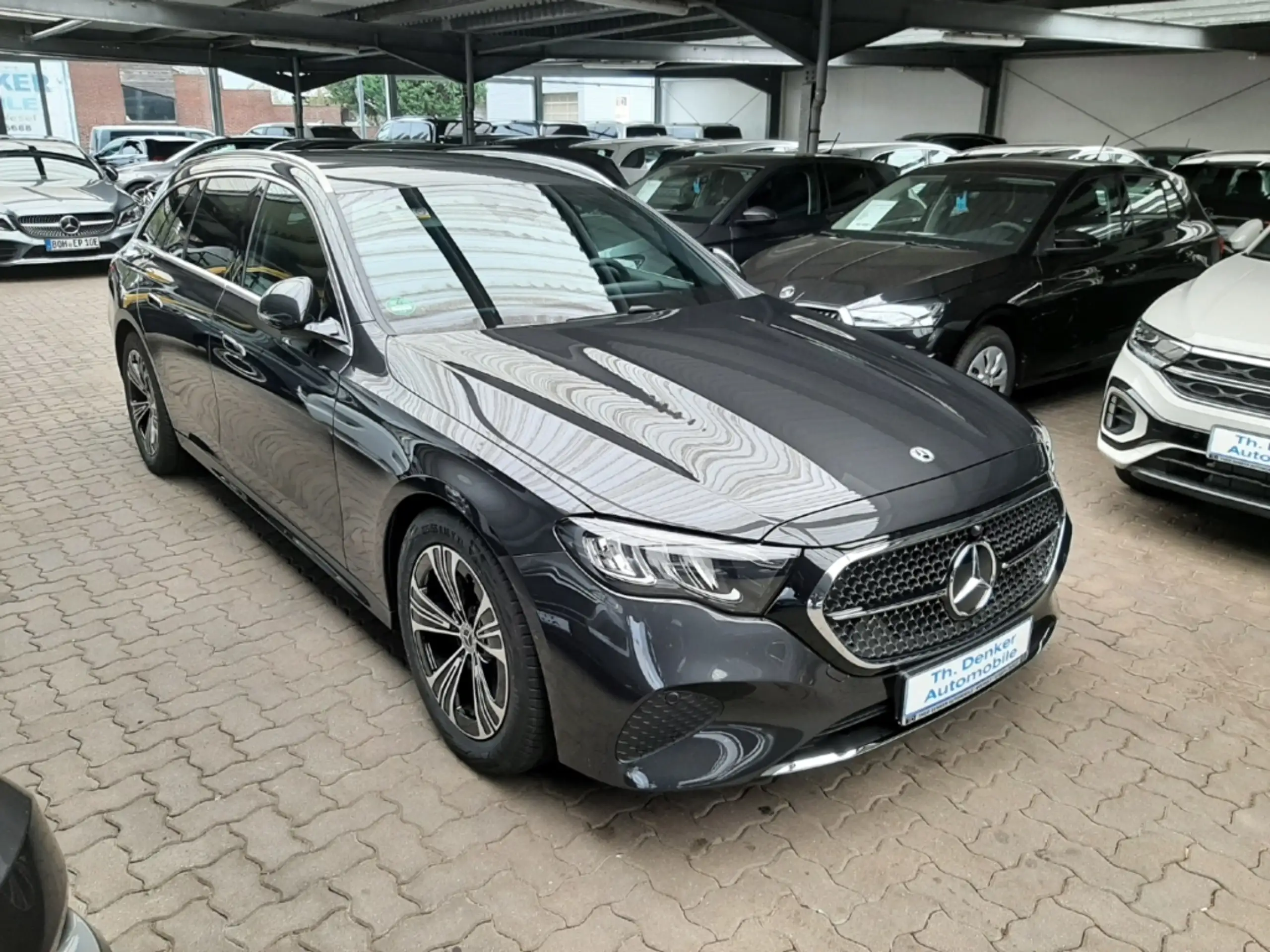 Mercedes-Benz - E 220