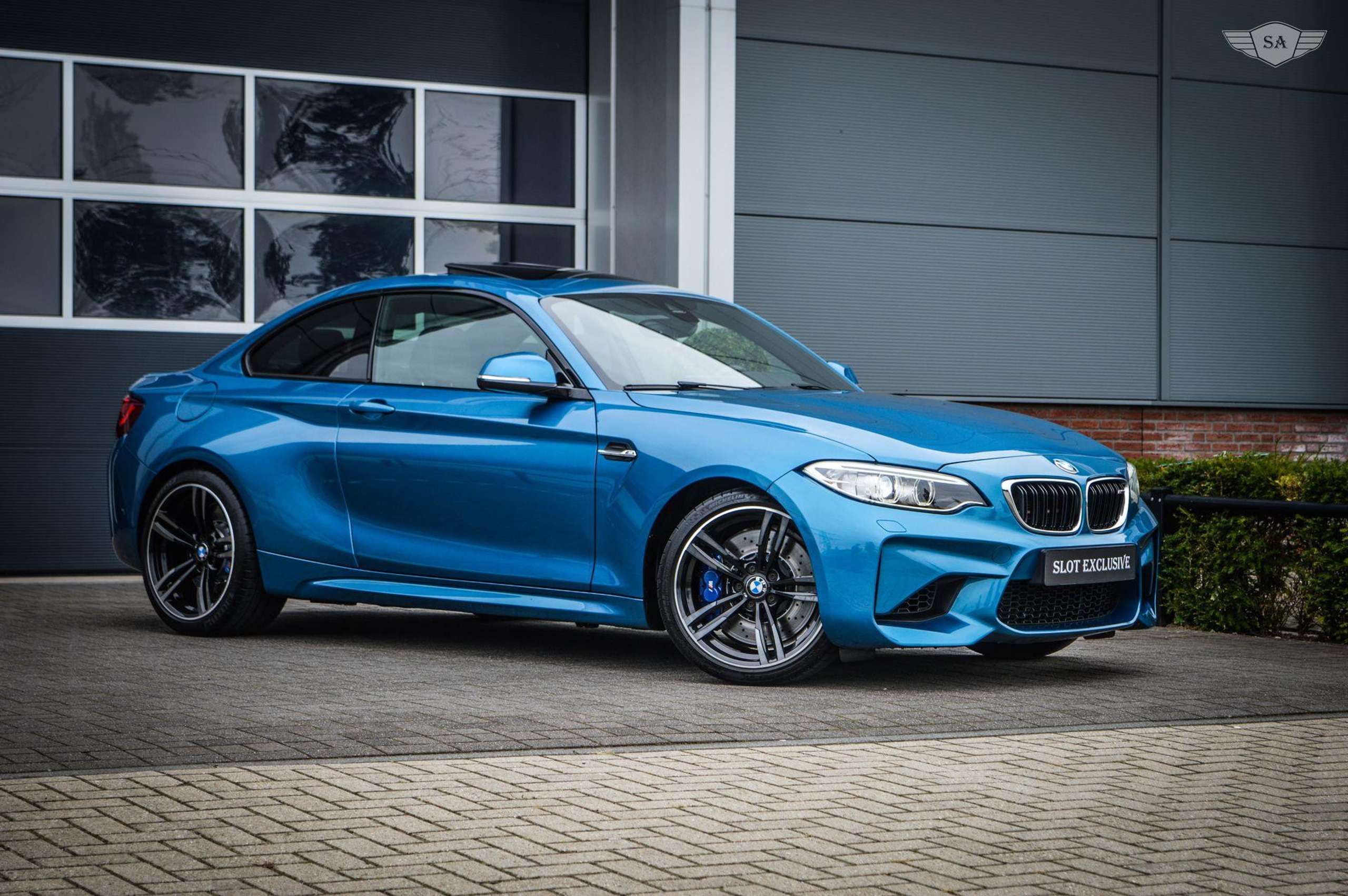 BMW - M2