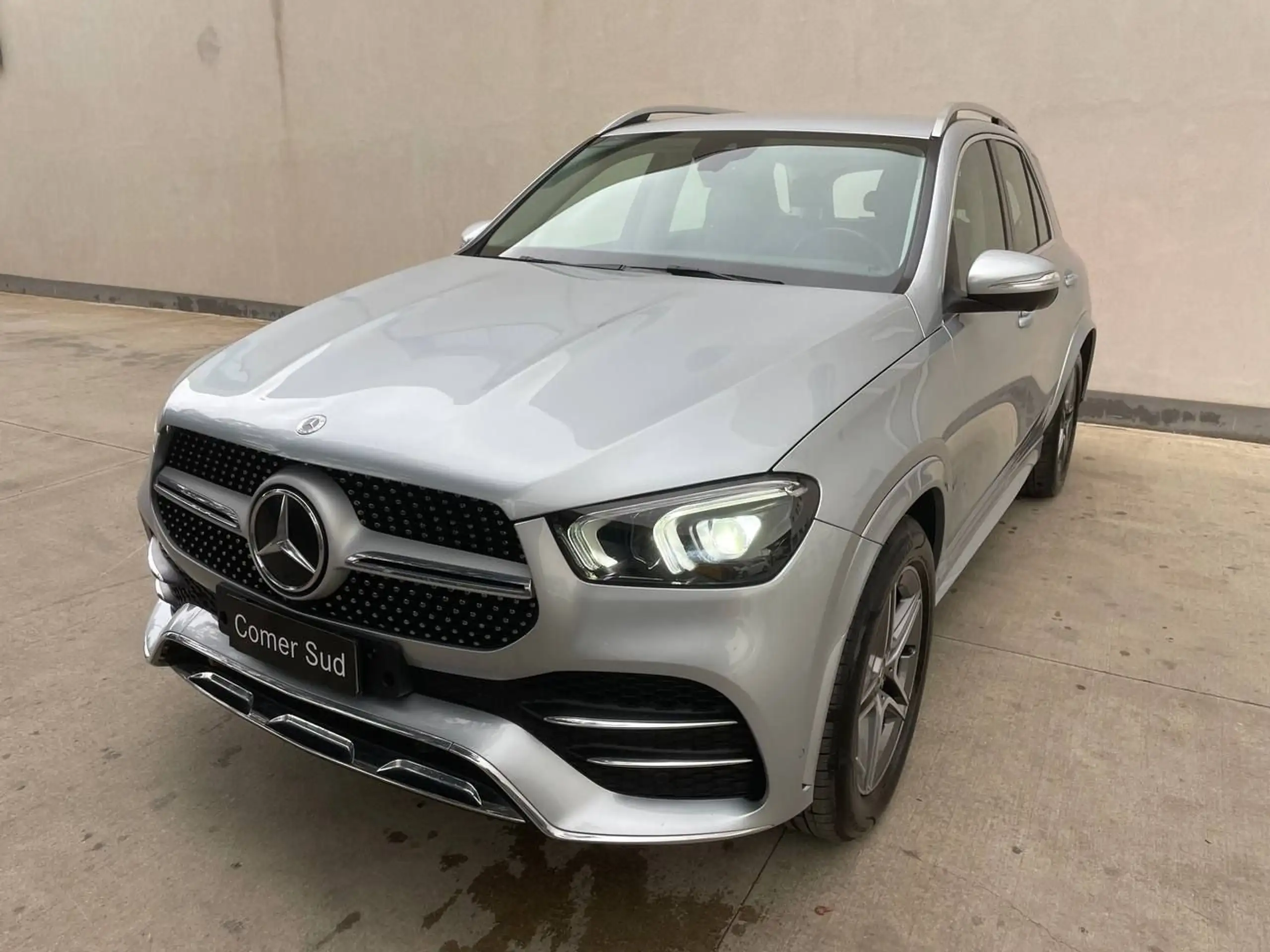 Mercedes-Benz - GLE 300