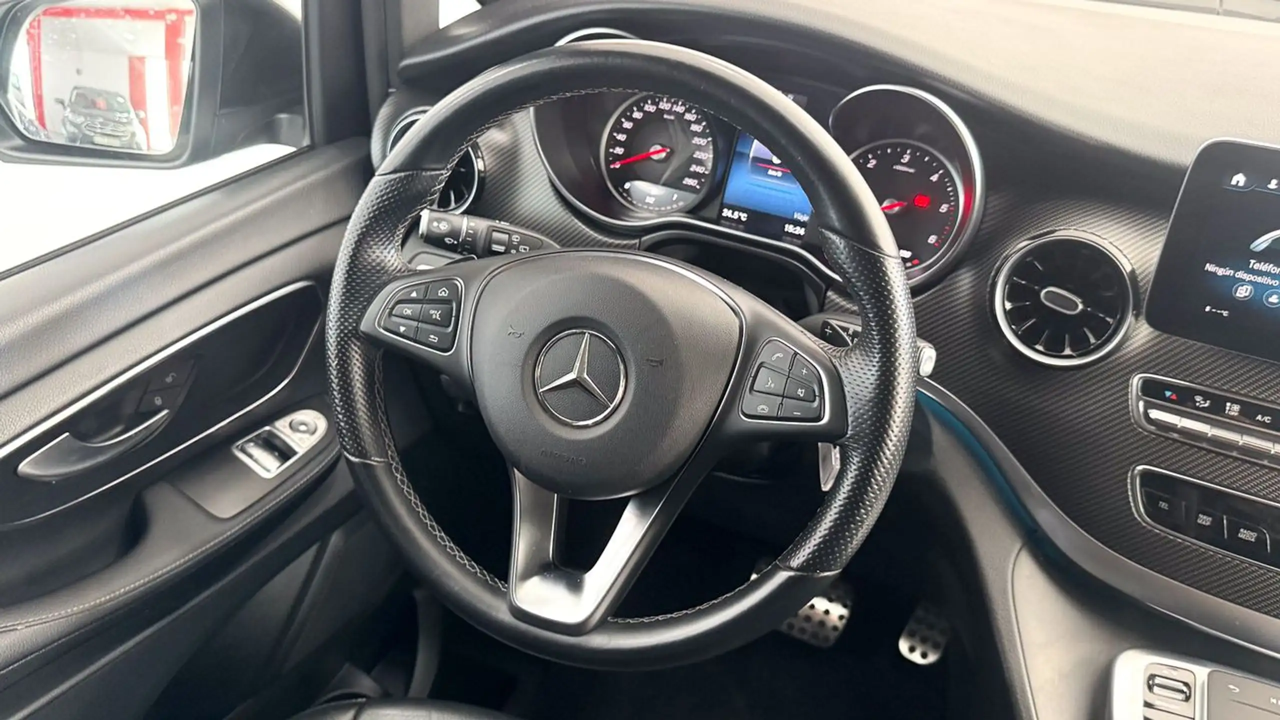 Mercedes-Benz - V