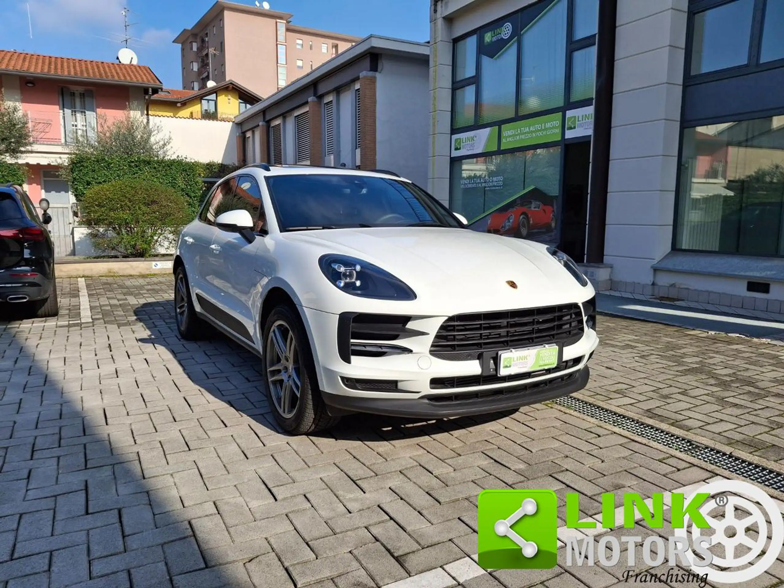 Porsche - Macan