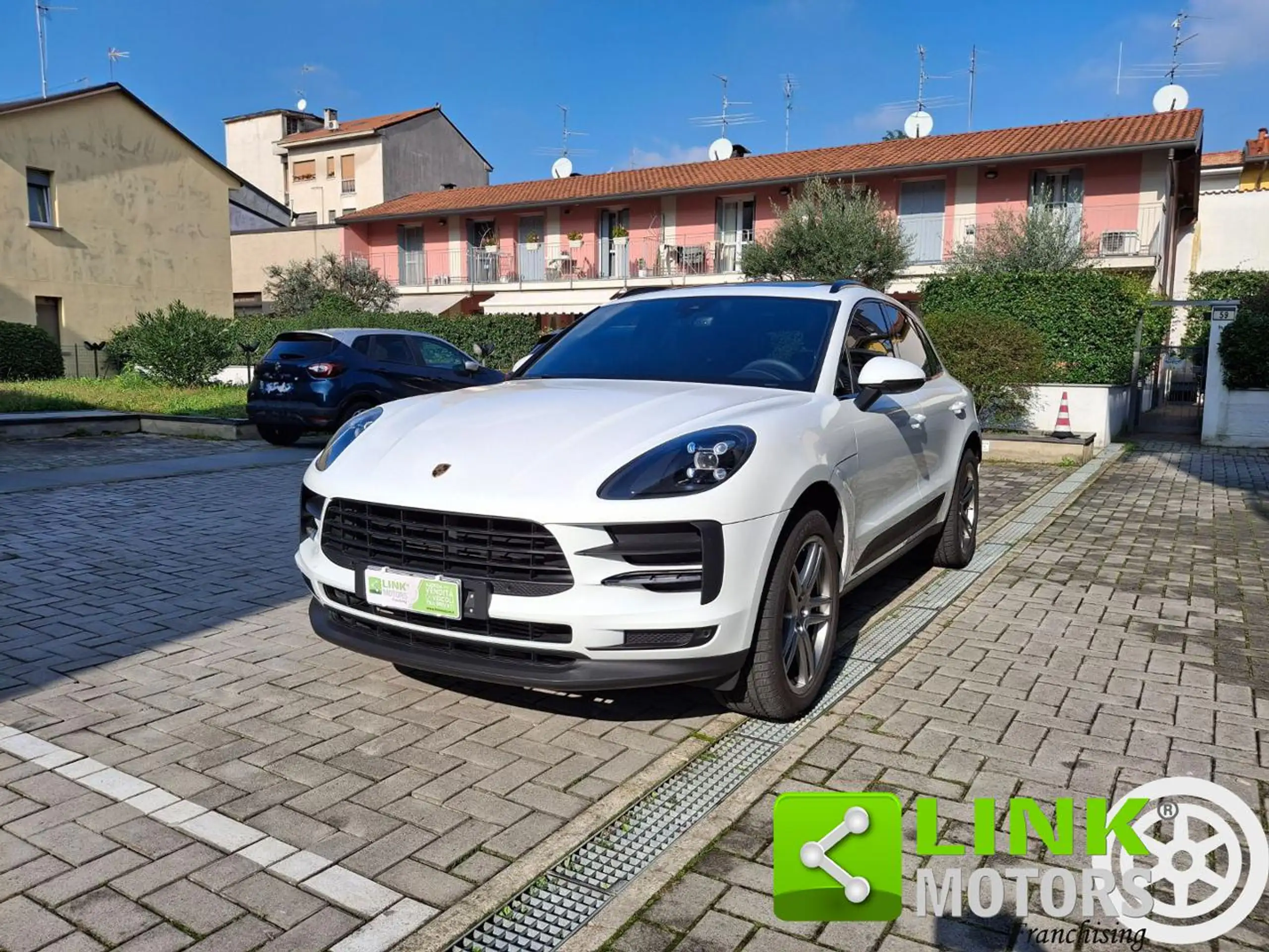 Porsche - Macan