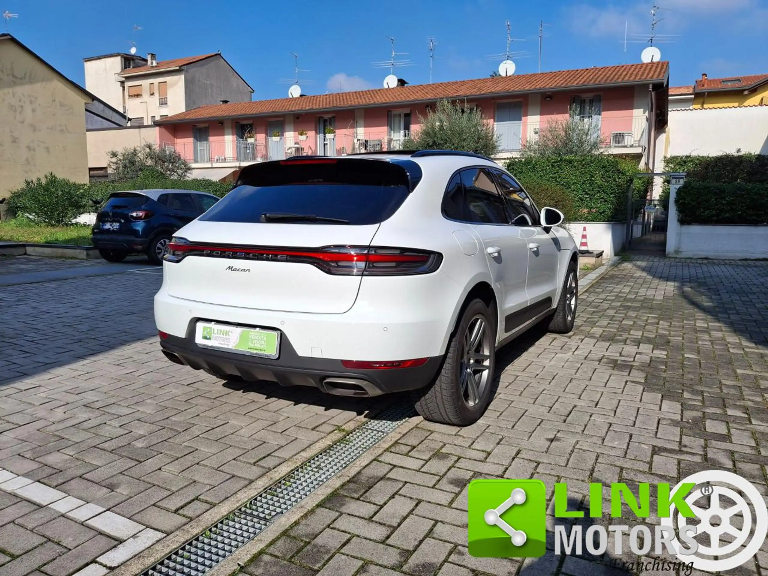 Porsche - Macan