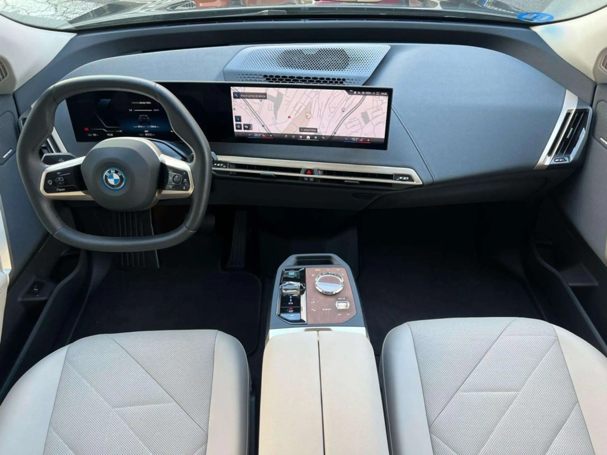 BMW - iX