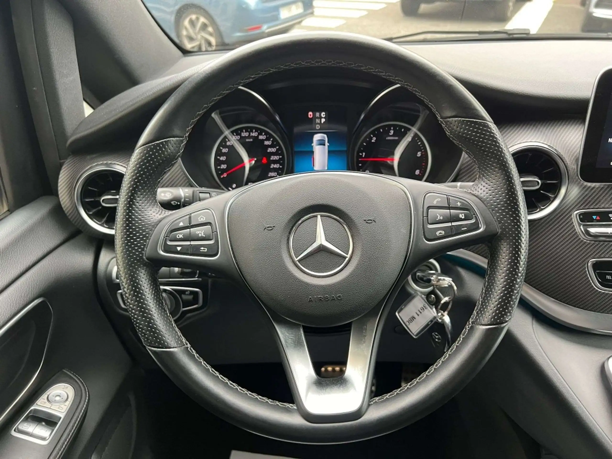 Mercedes-Benz - V