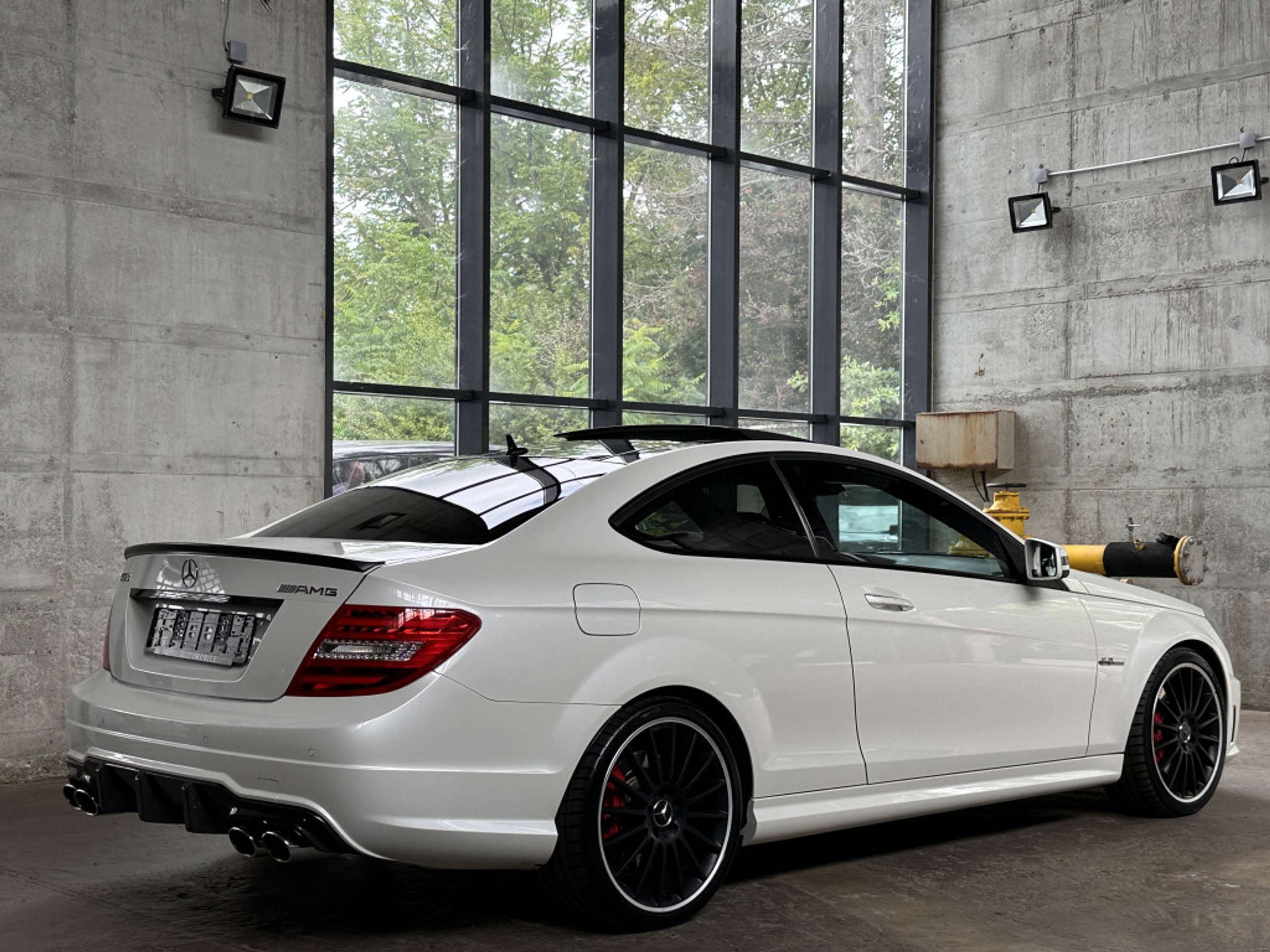 Mercedes-Benz - C 63 AMG