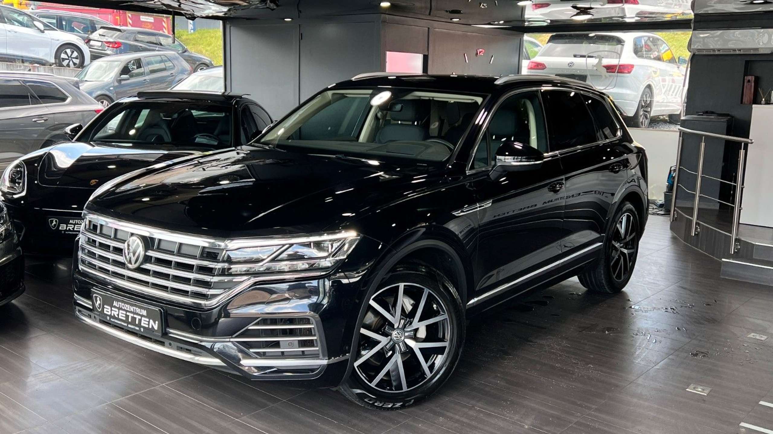 Volkswagen - Touareg