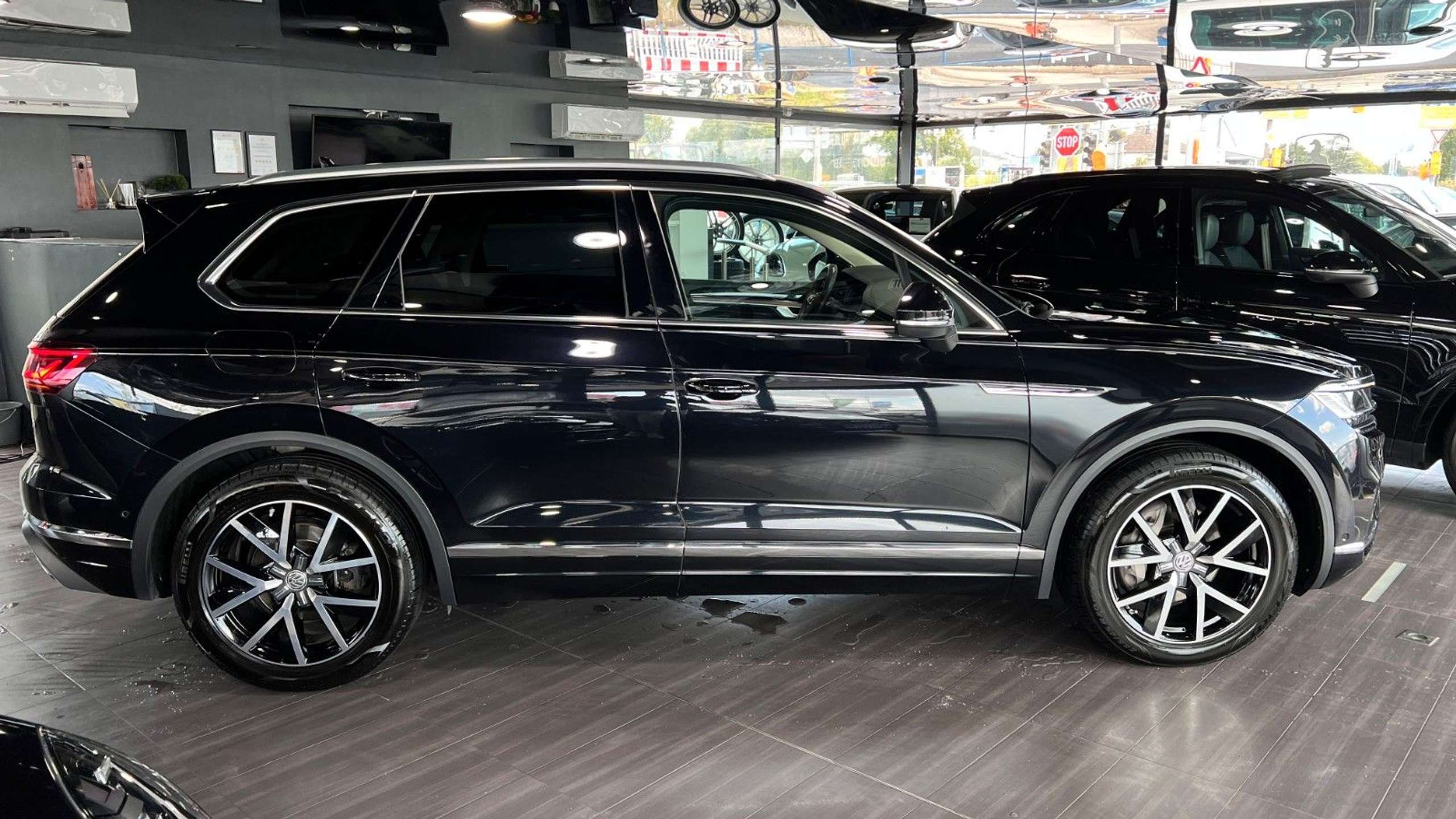 Volkswagen - Touareg