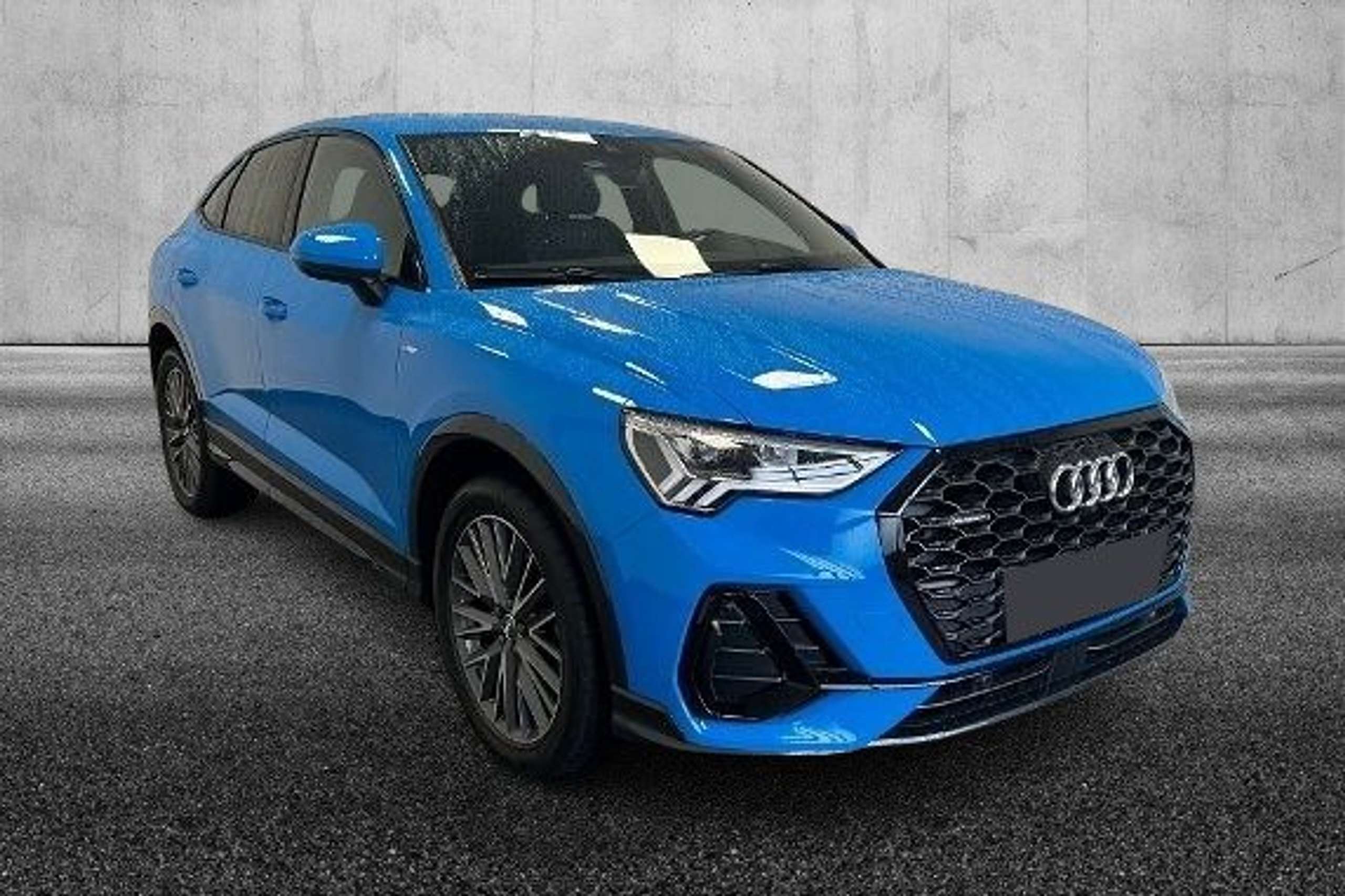 Audi - Q3