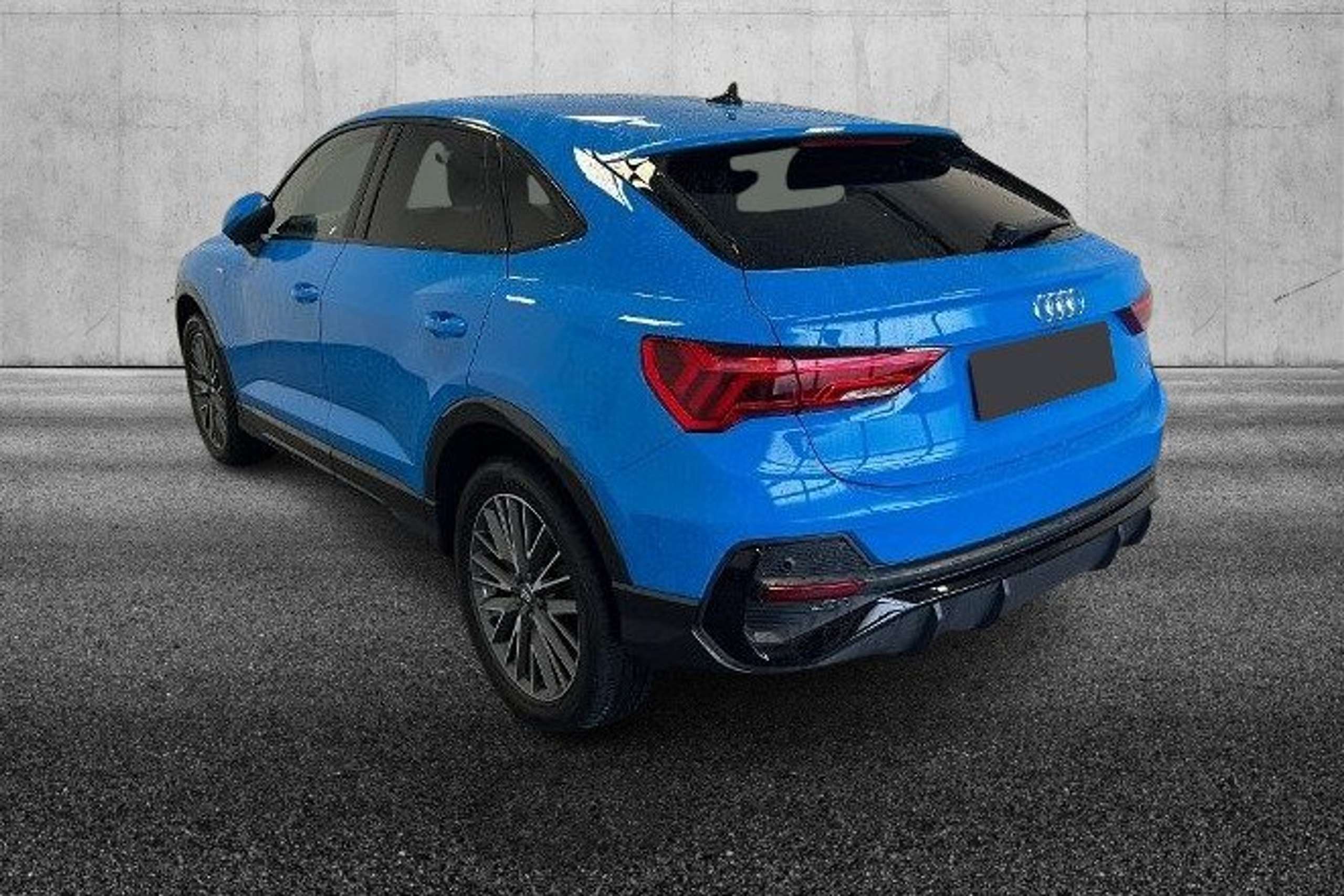 Audi - Q3