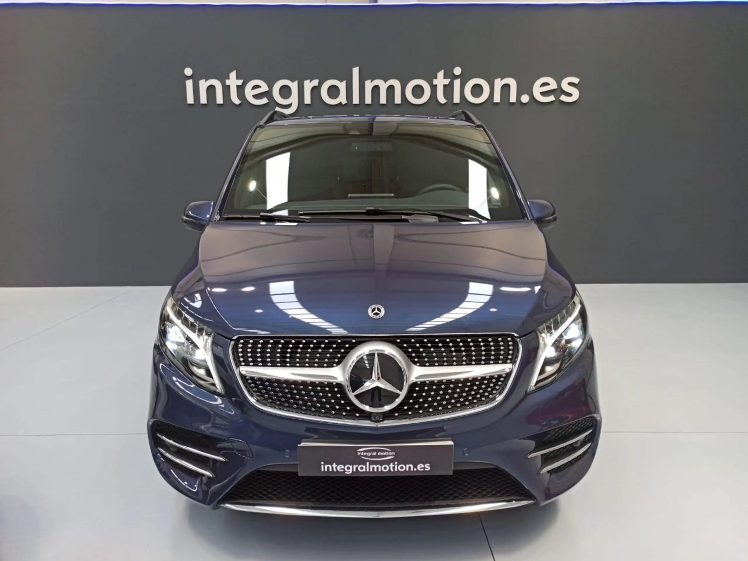 Mercedes-Benz - V