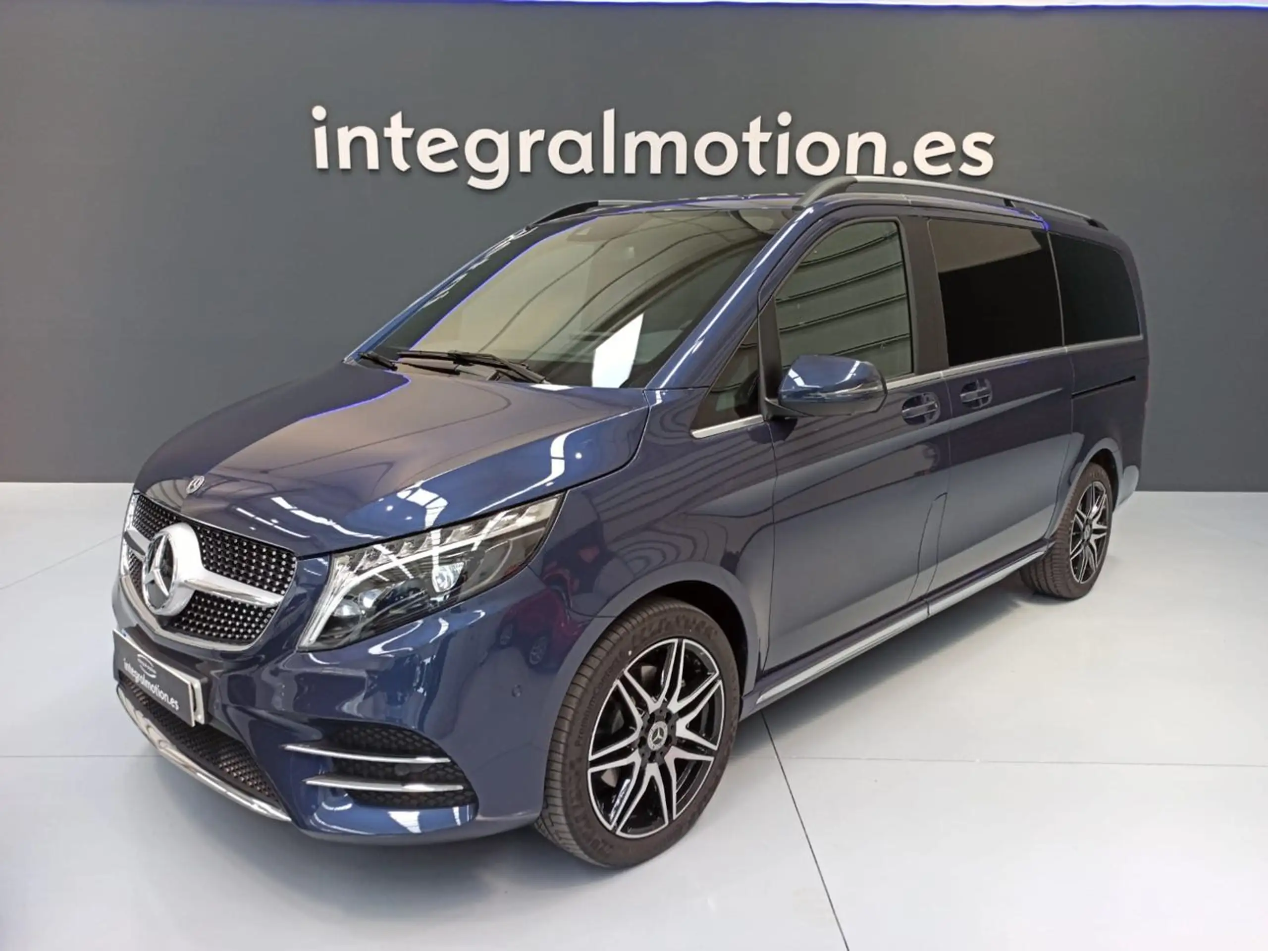 Mercedes-Benz - V