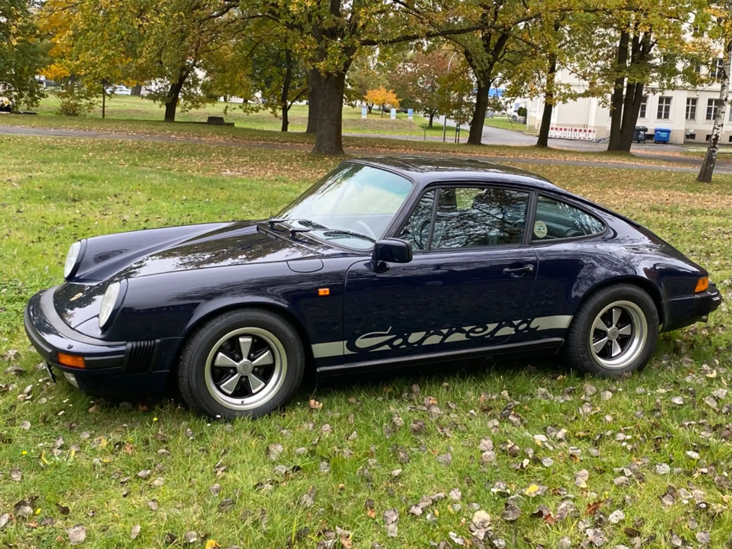 Porsche - 911