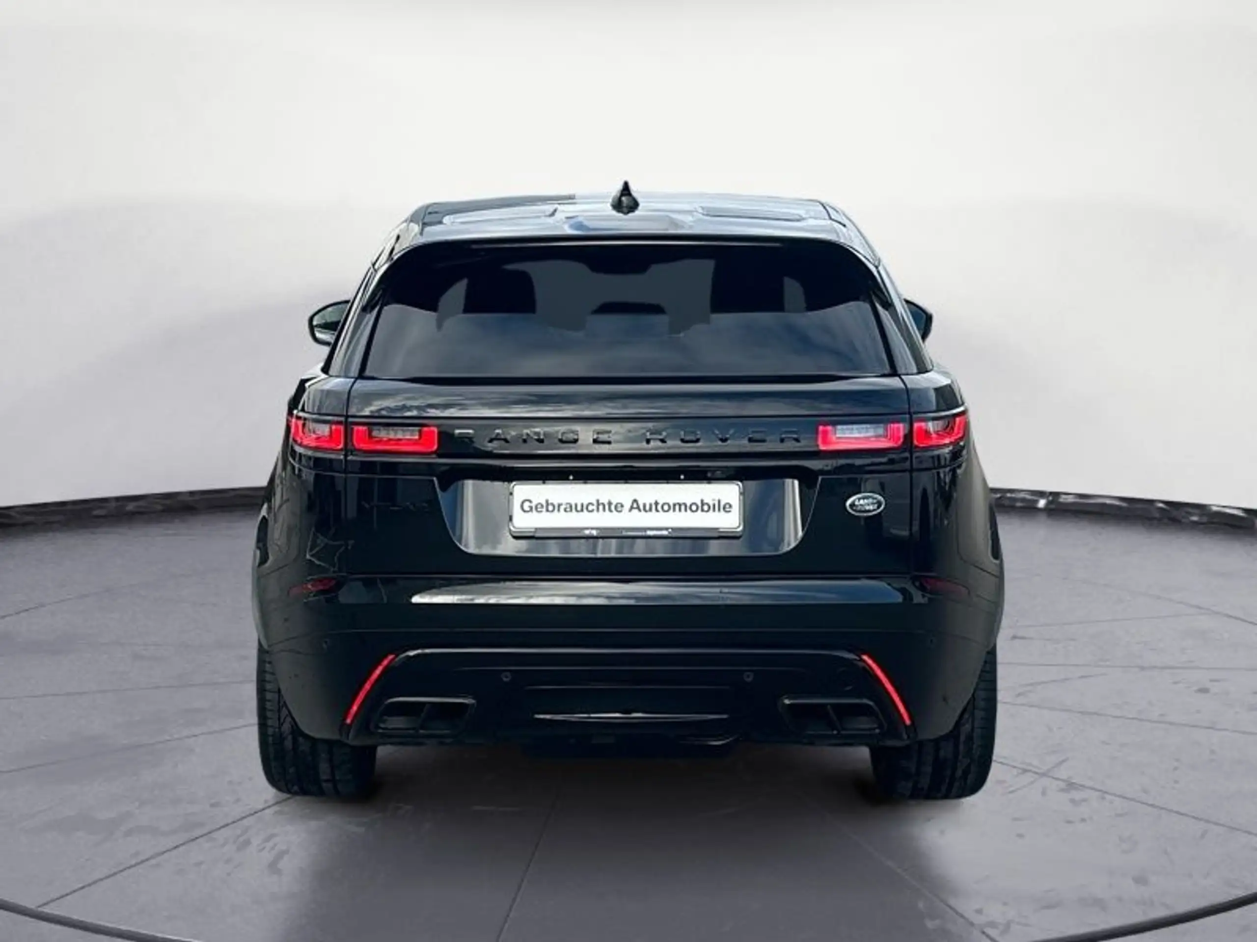 Land Rover - Range Rover Velar