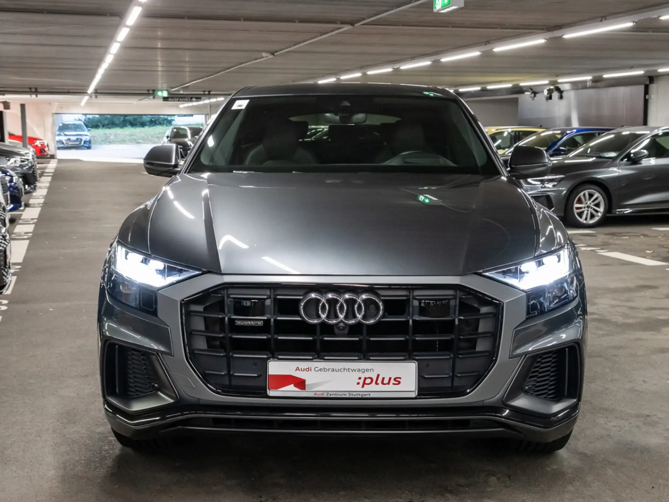 Audi - Q8