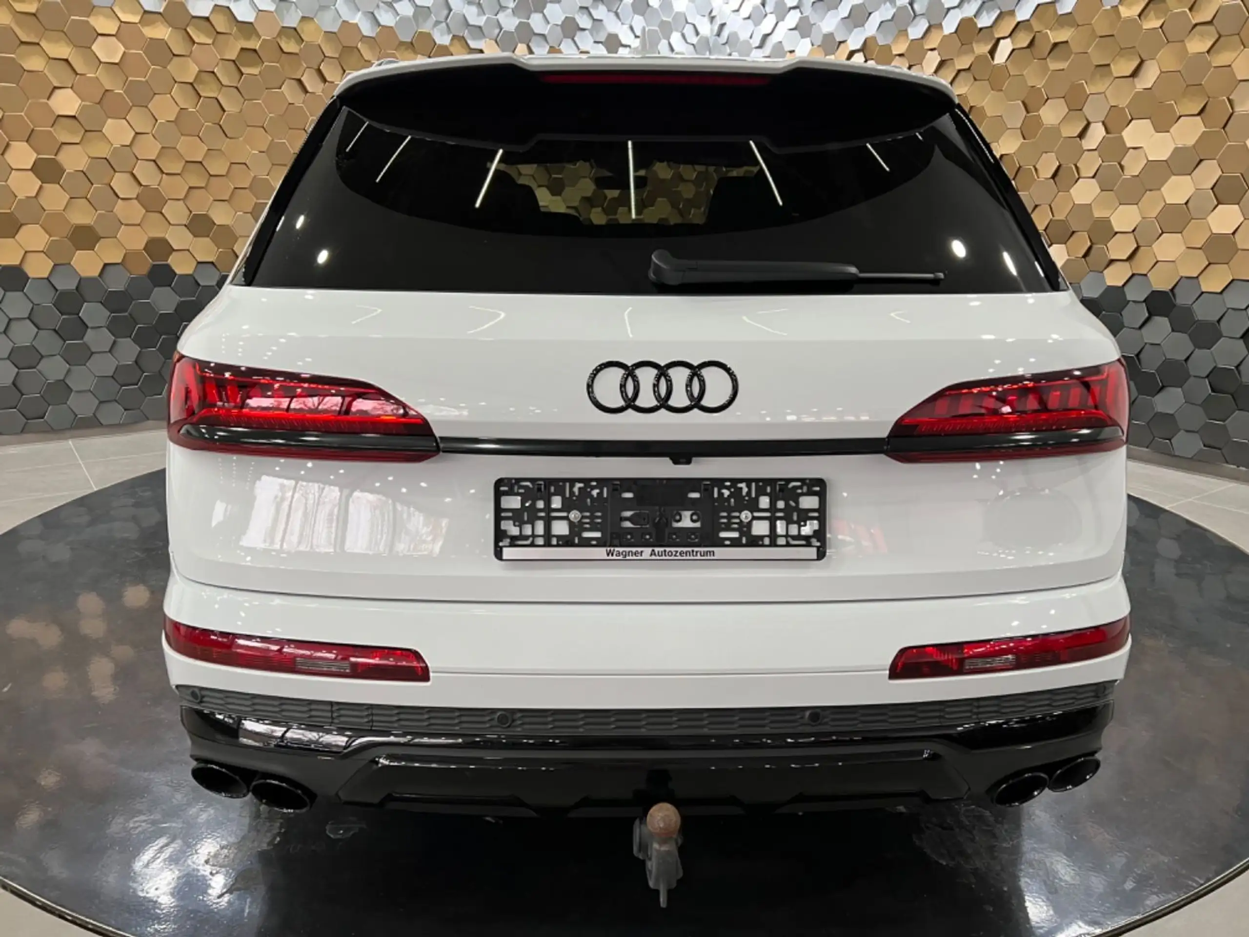 Audi - SQ7