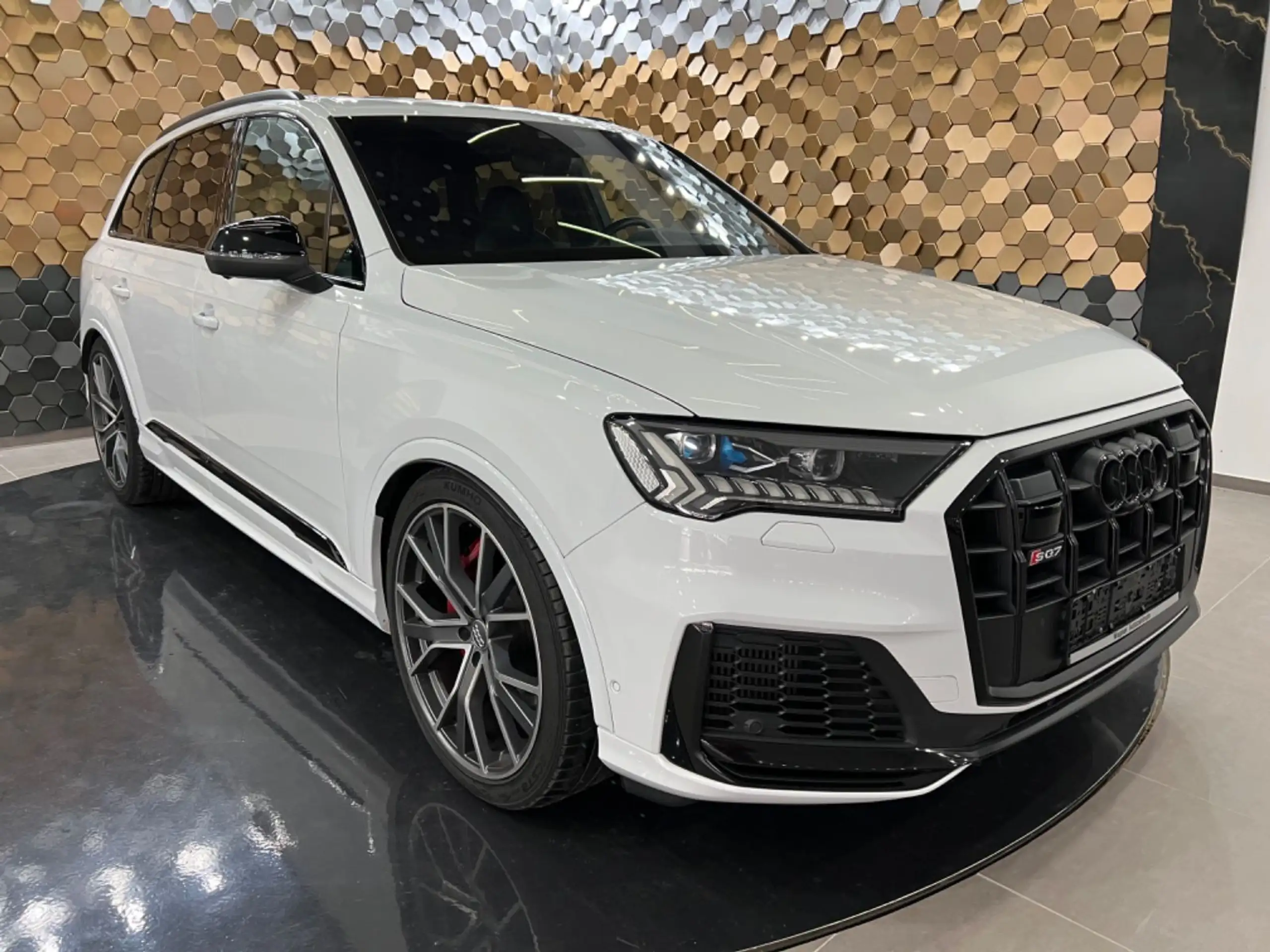 Audi - SQ7