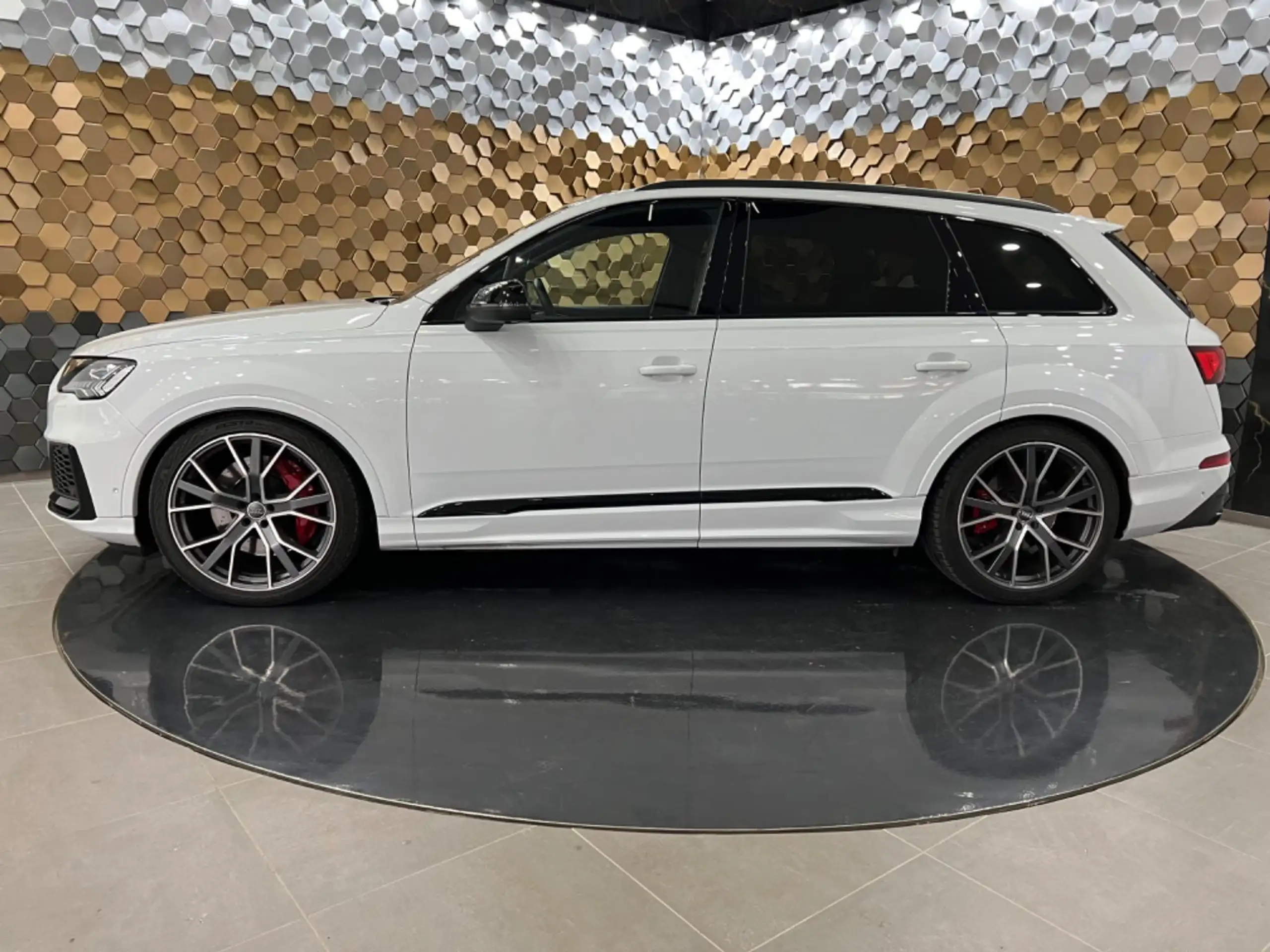 Audi - SQ7