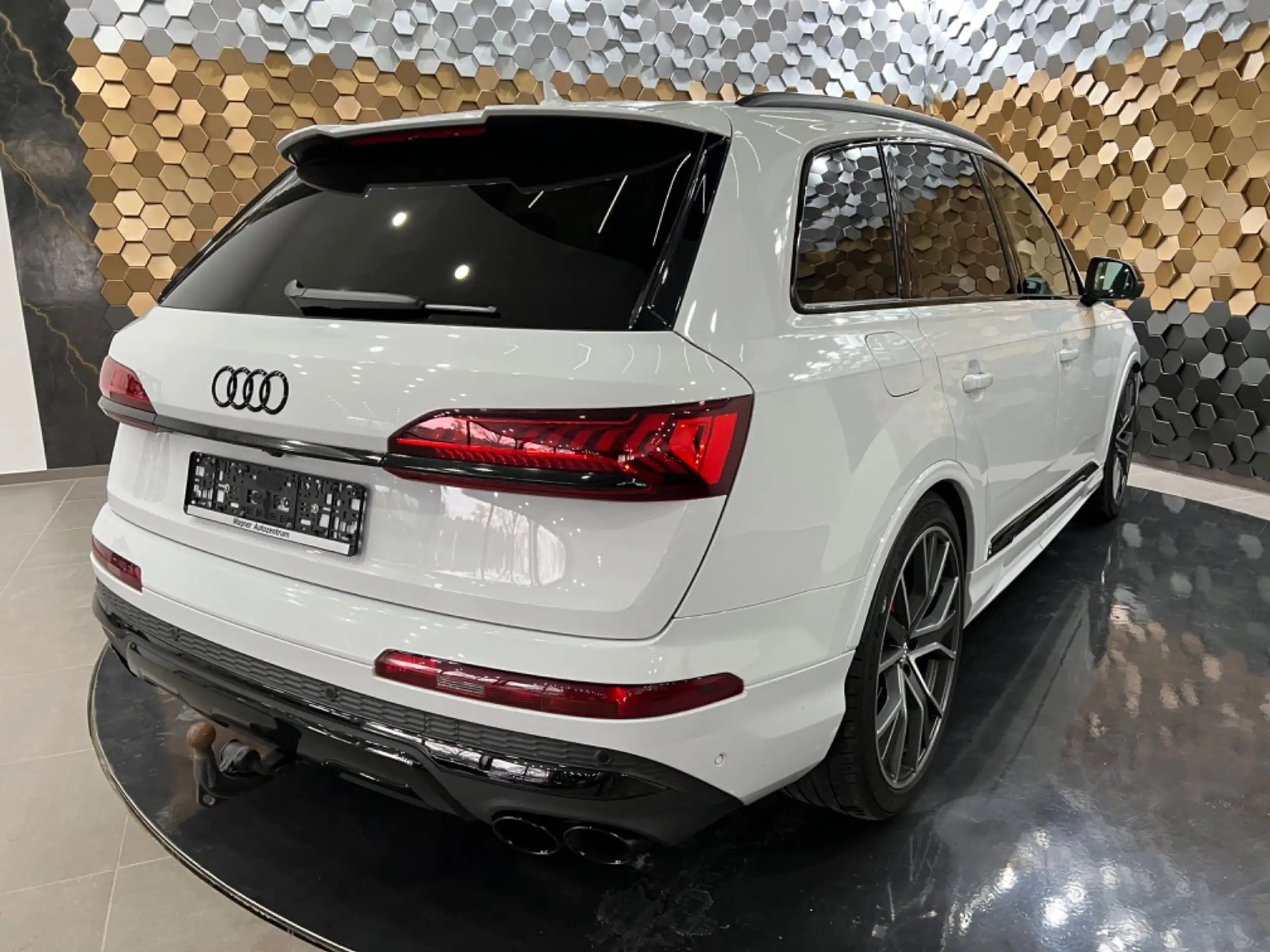 Audi - SQ7