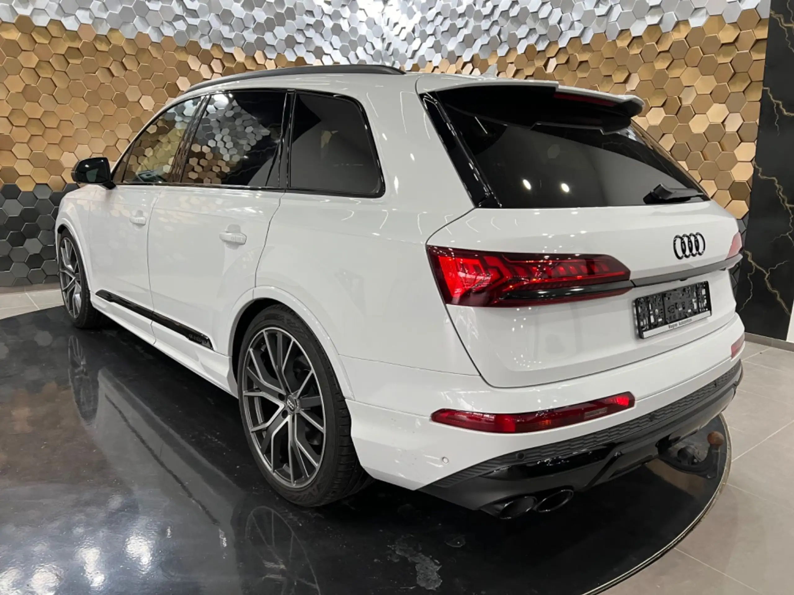 Audi - SQ7