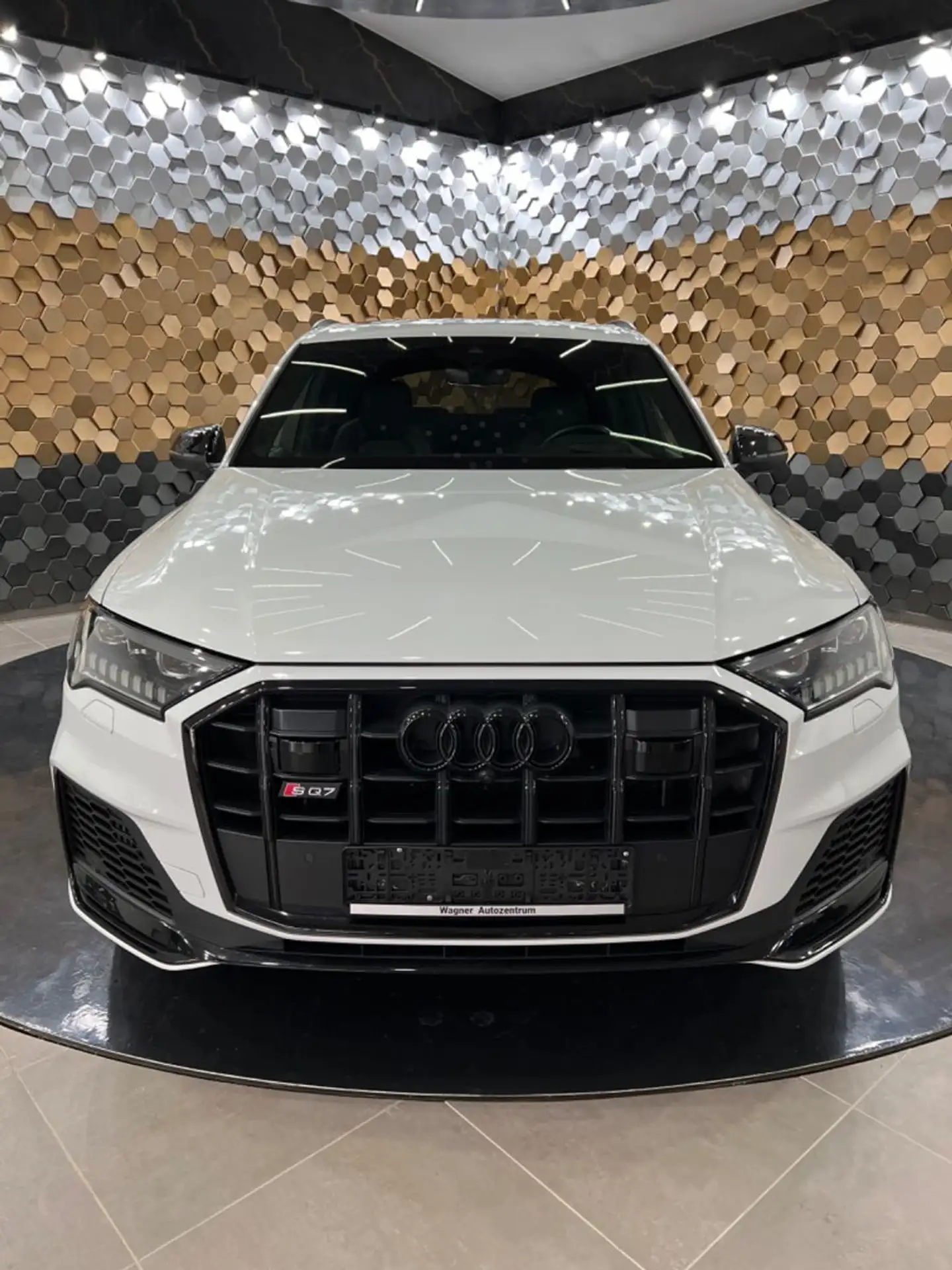 Audi - SQ7