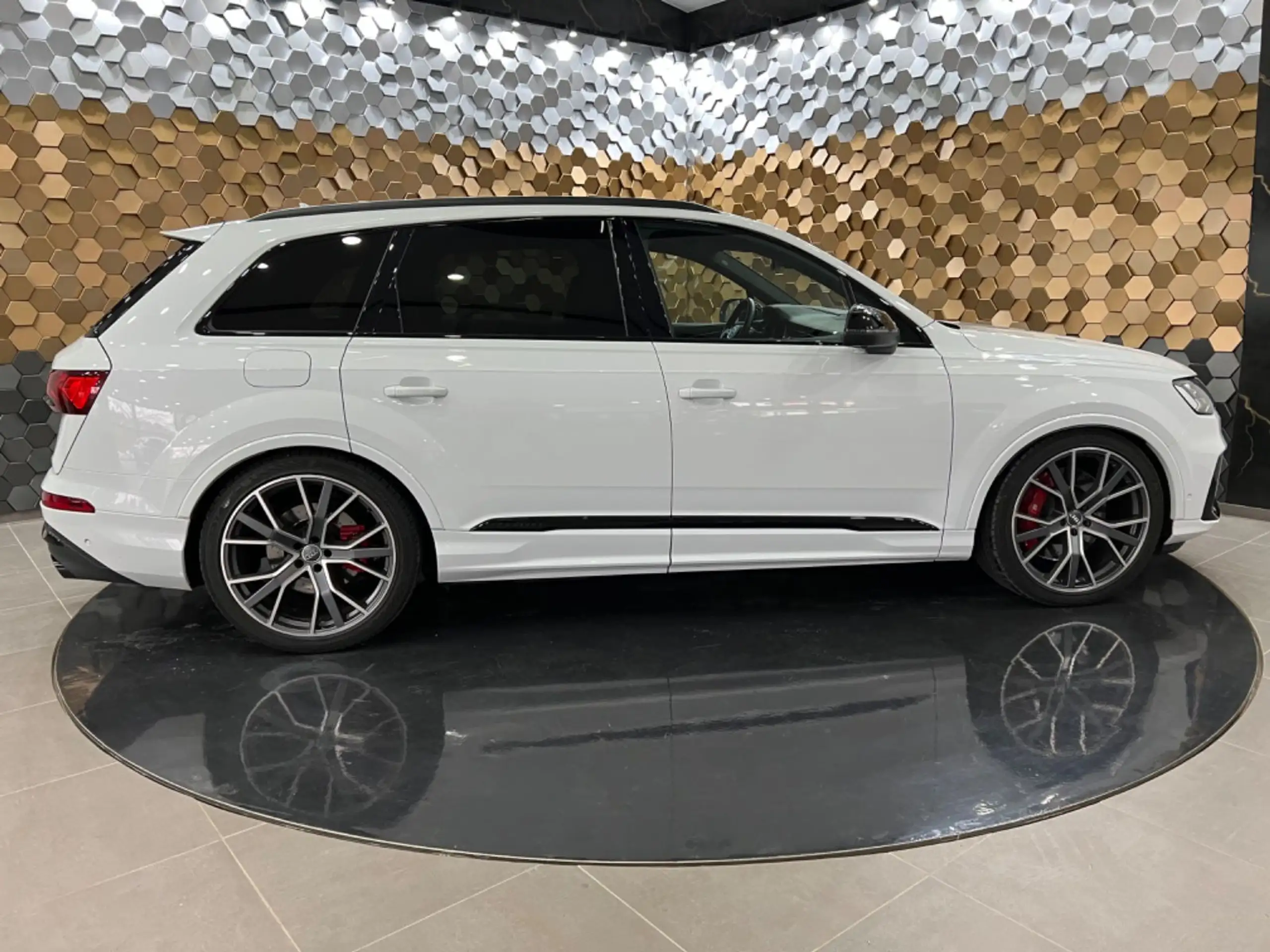 Audi - SQ7