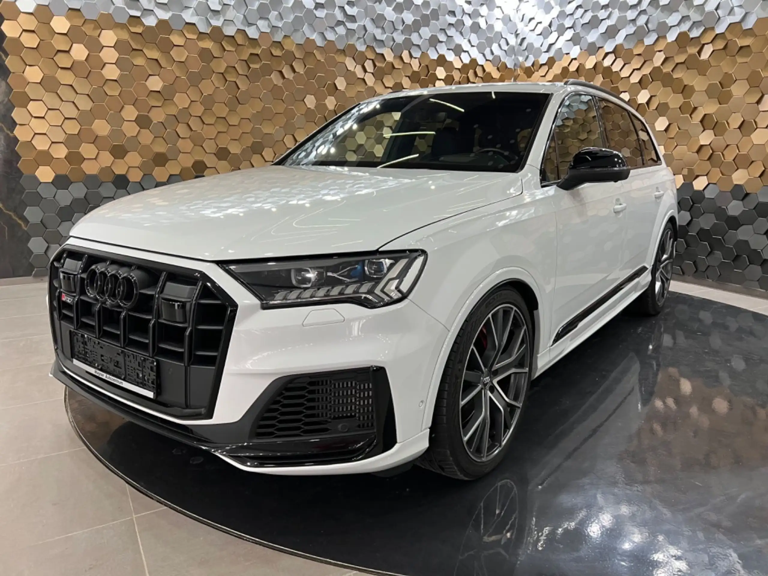 Audi - SQ7