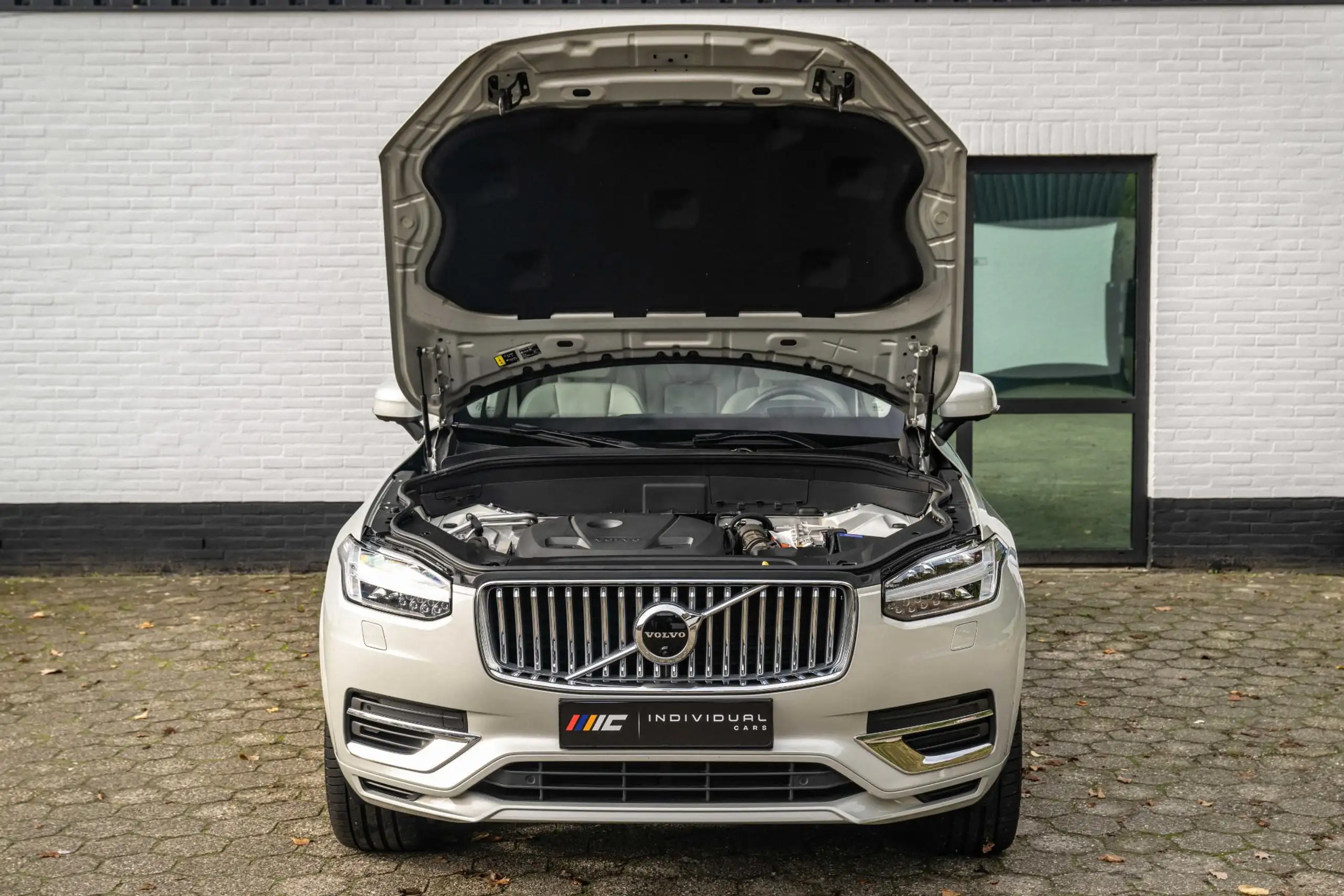 Volvo - XC90