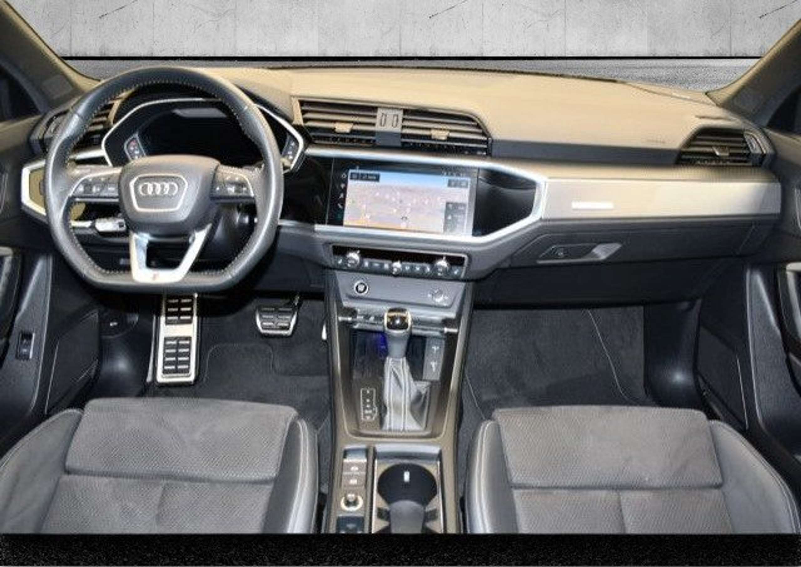 Audi - Q3