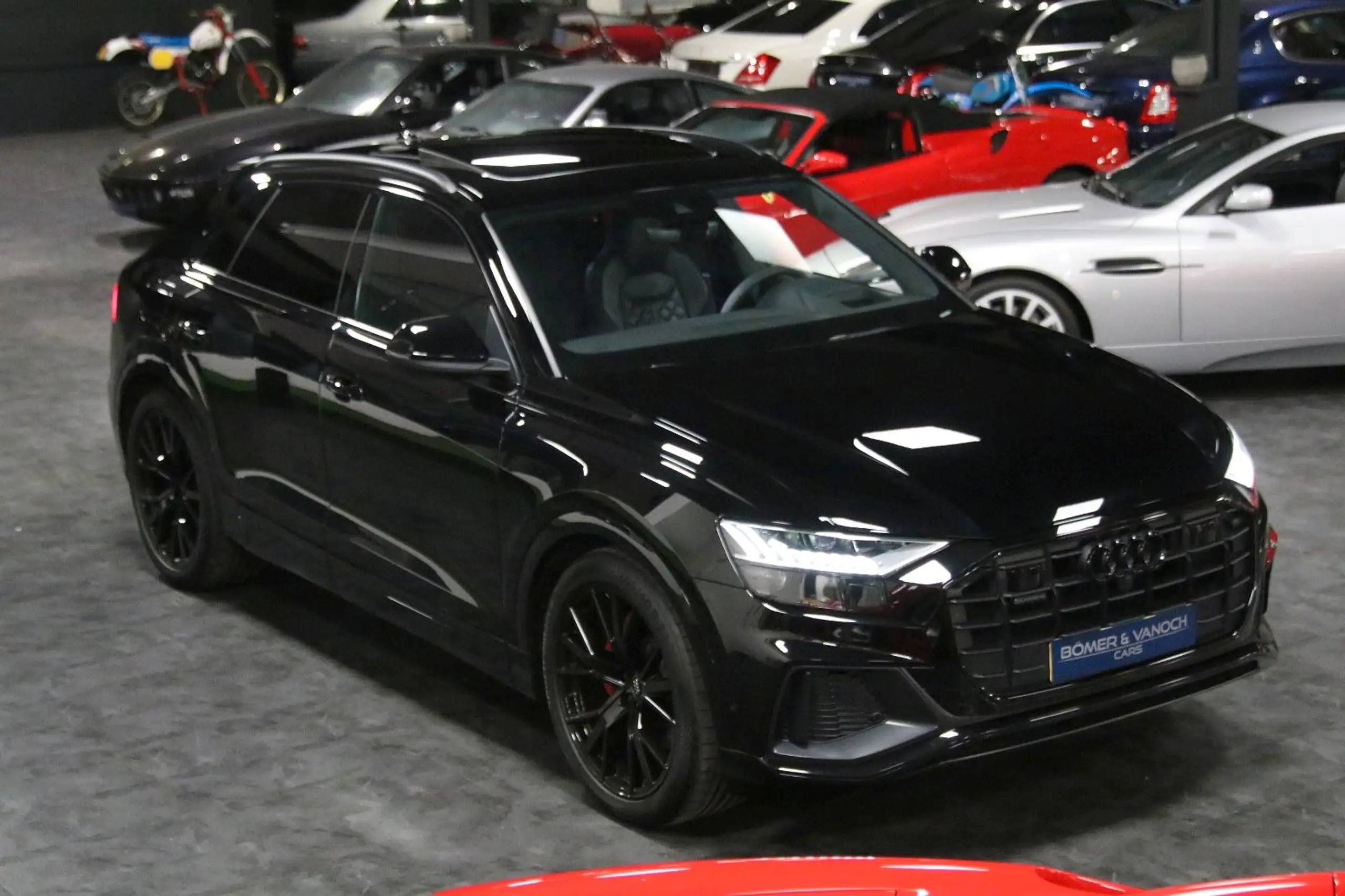 Audi - Q8