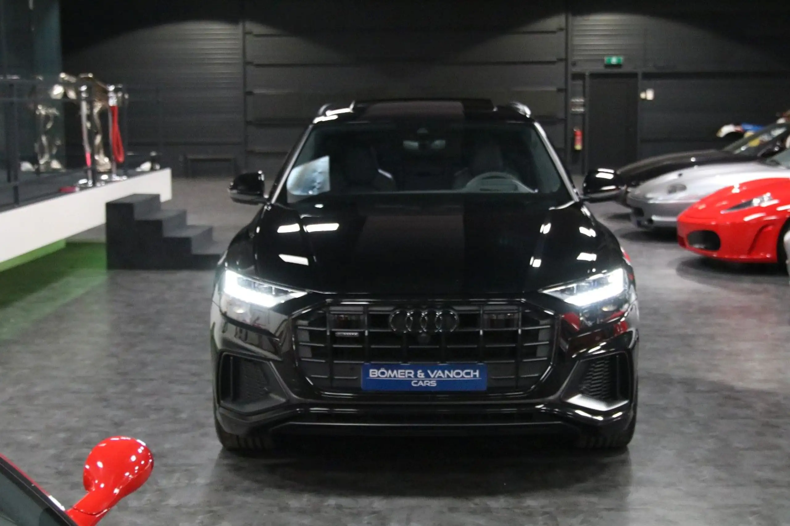 Audi - Q8