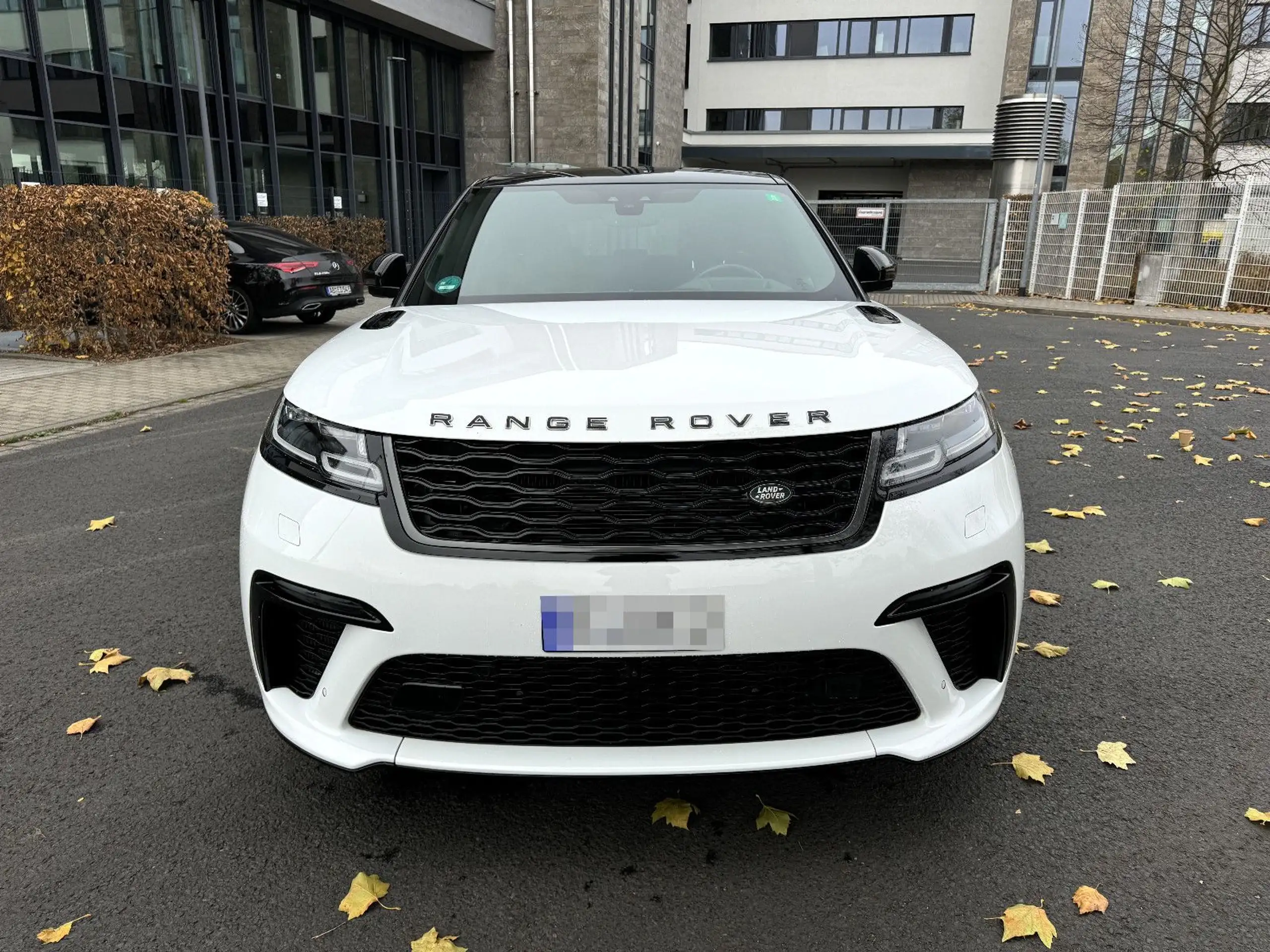 Land Rover - Range Rover Velar