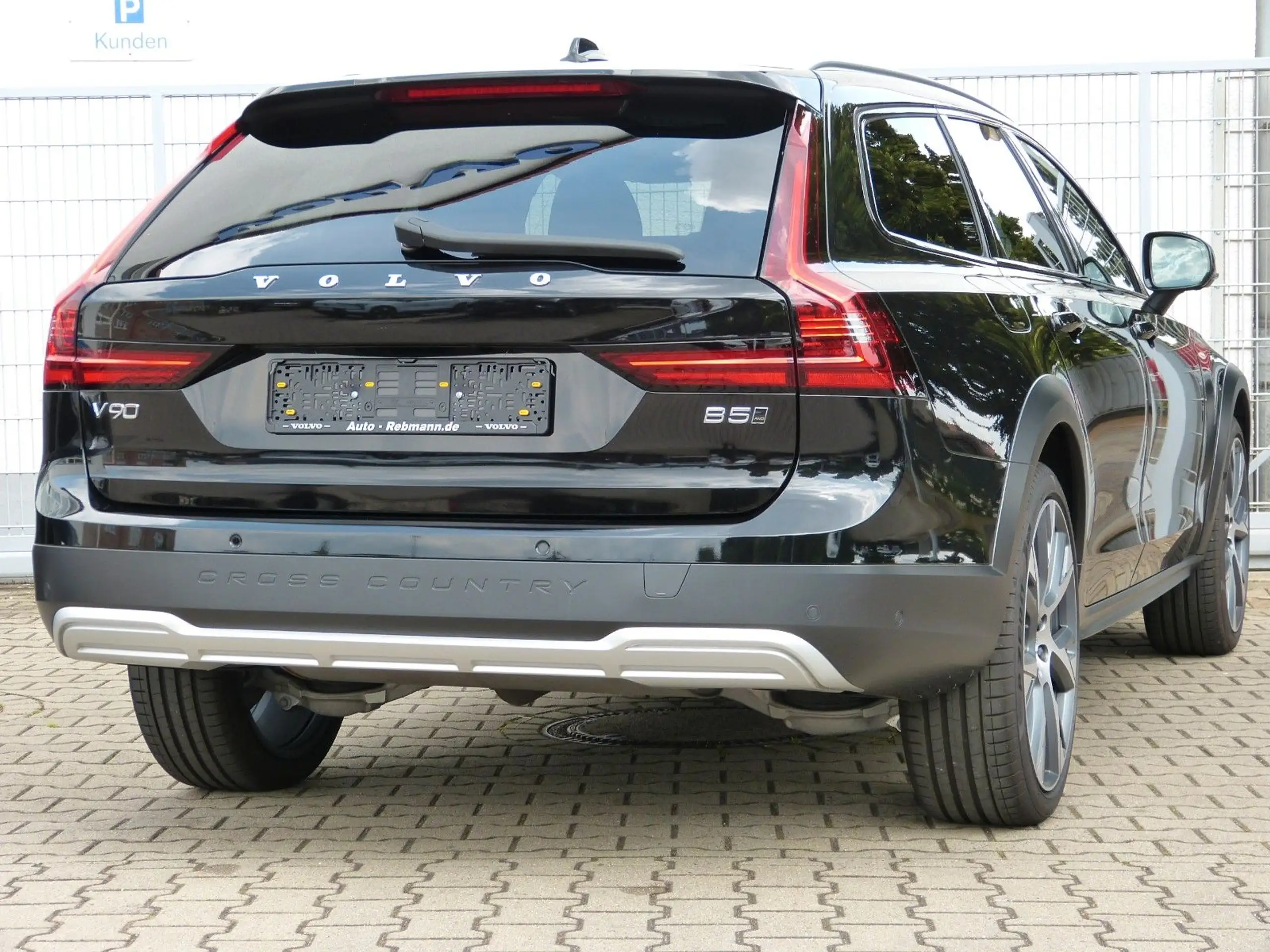 Volvo - V90 Cross Country