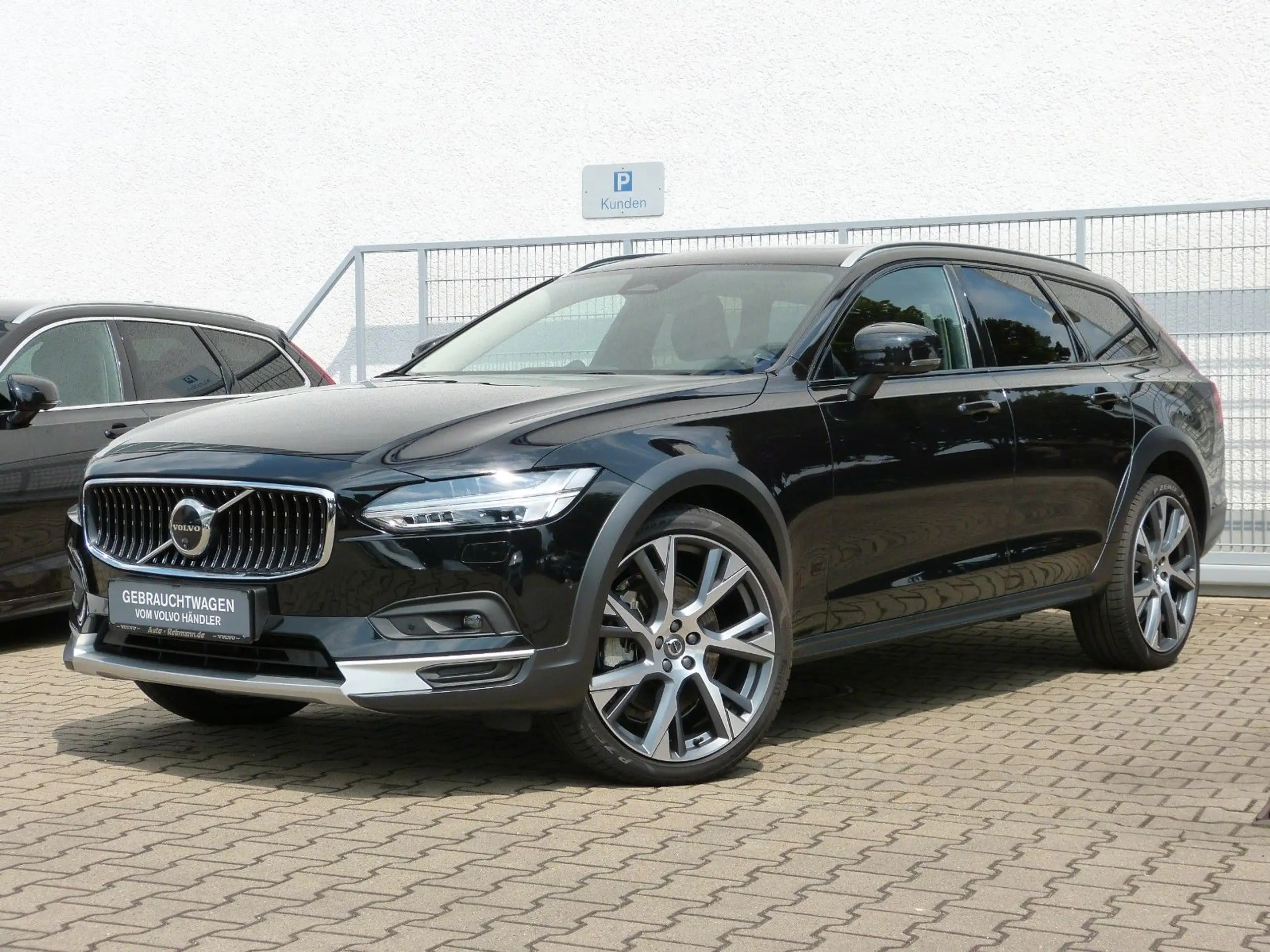 Volvo - V90 Cross Country