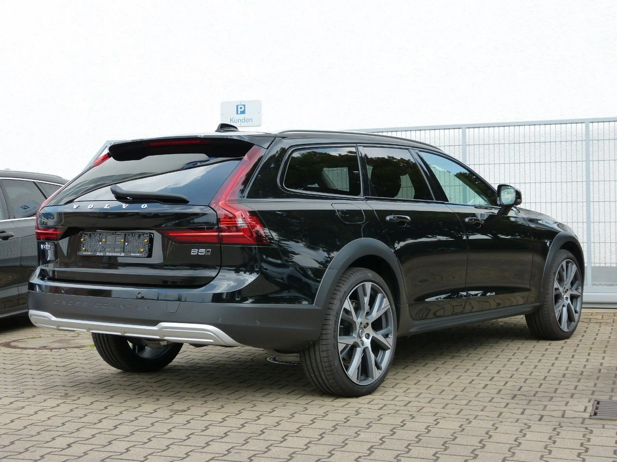 Volvo - V90 Cross Country