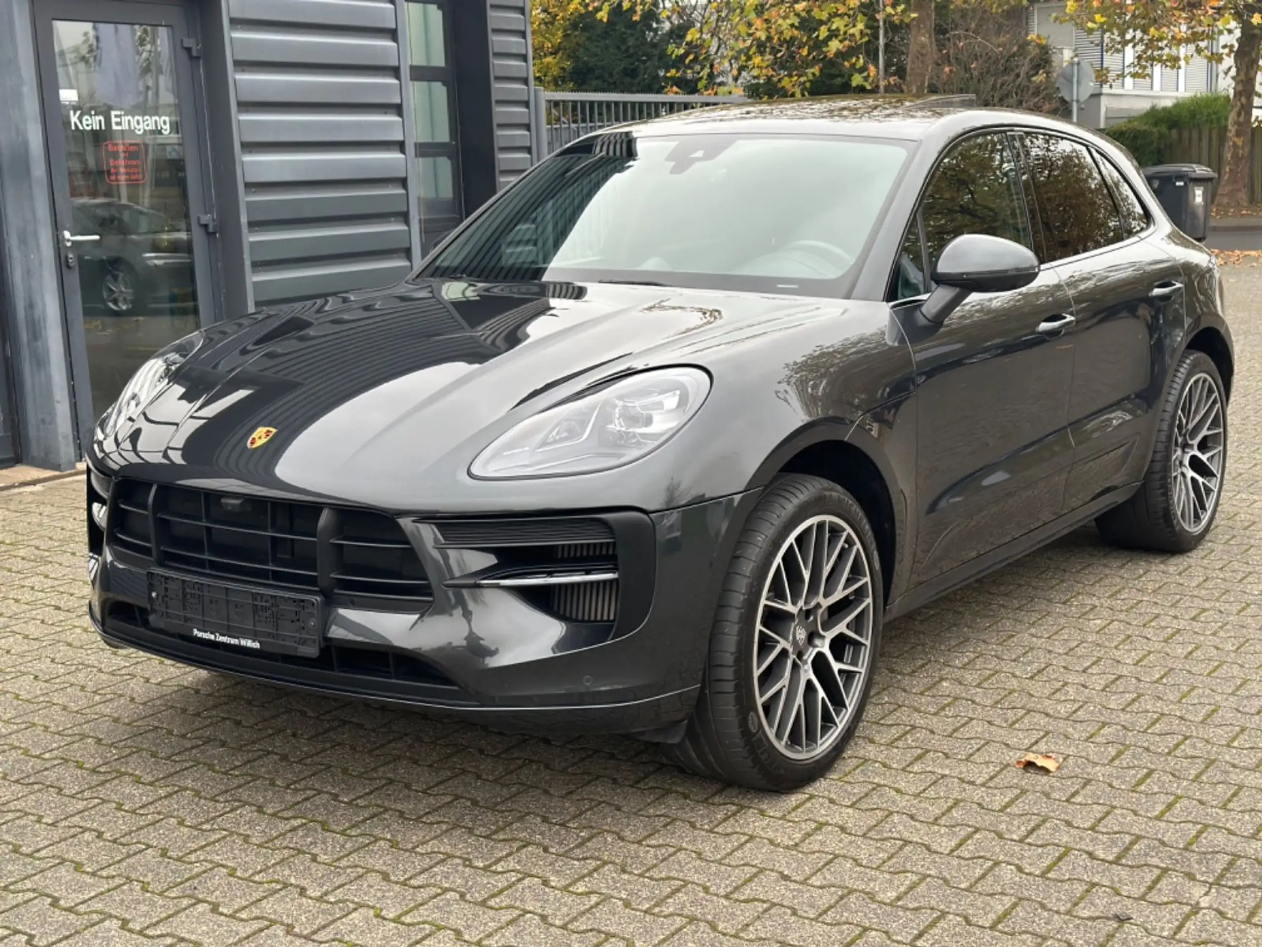 Porsche - Macan