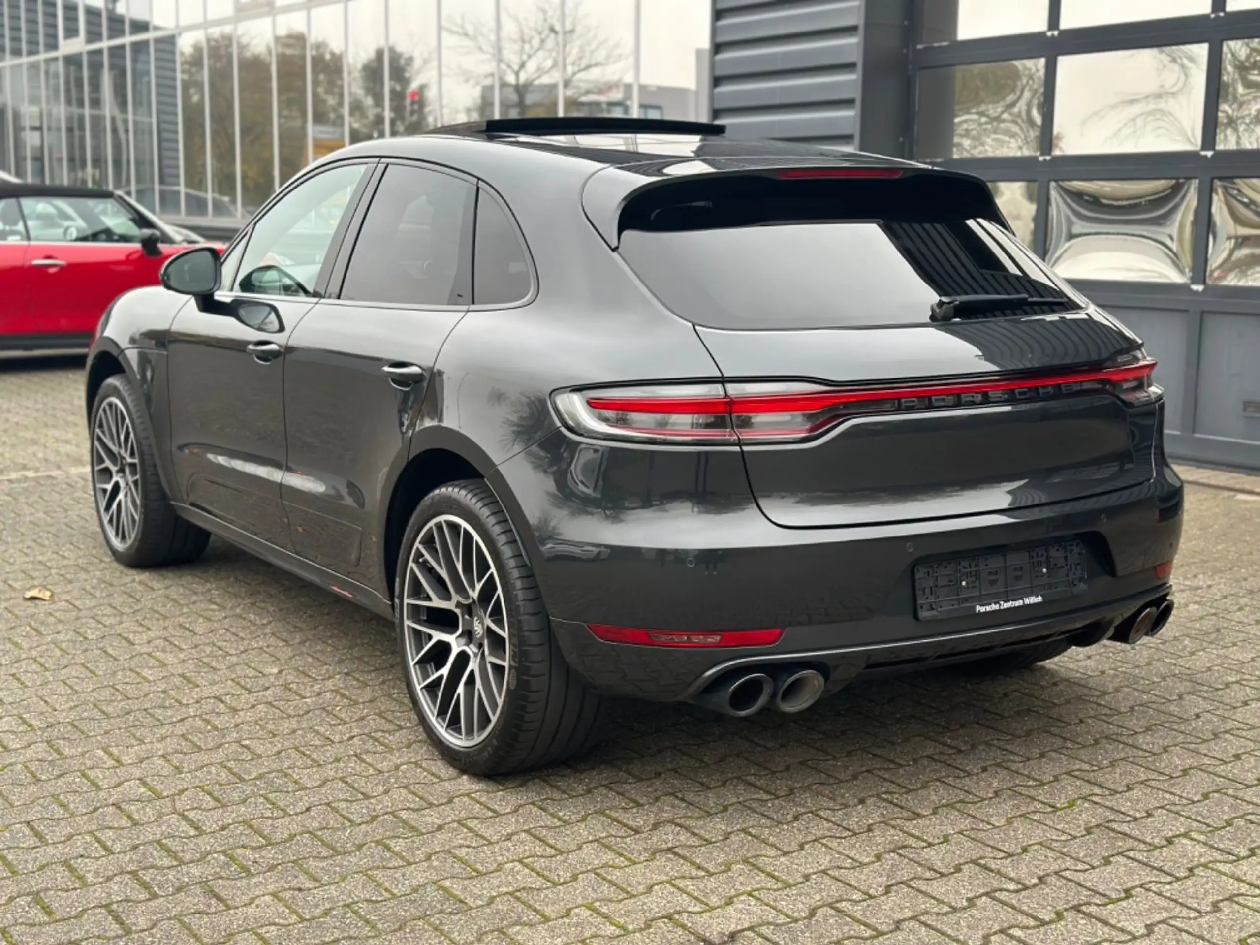 Porsche - Macan