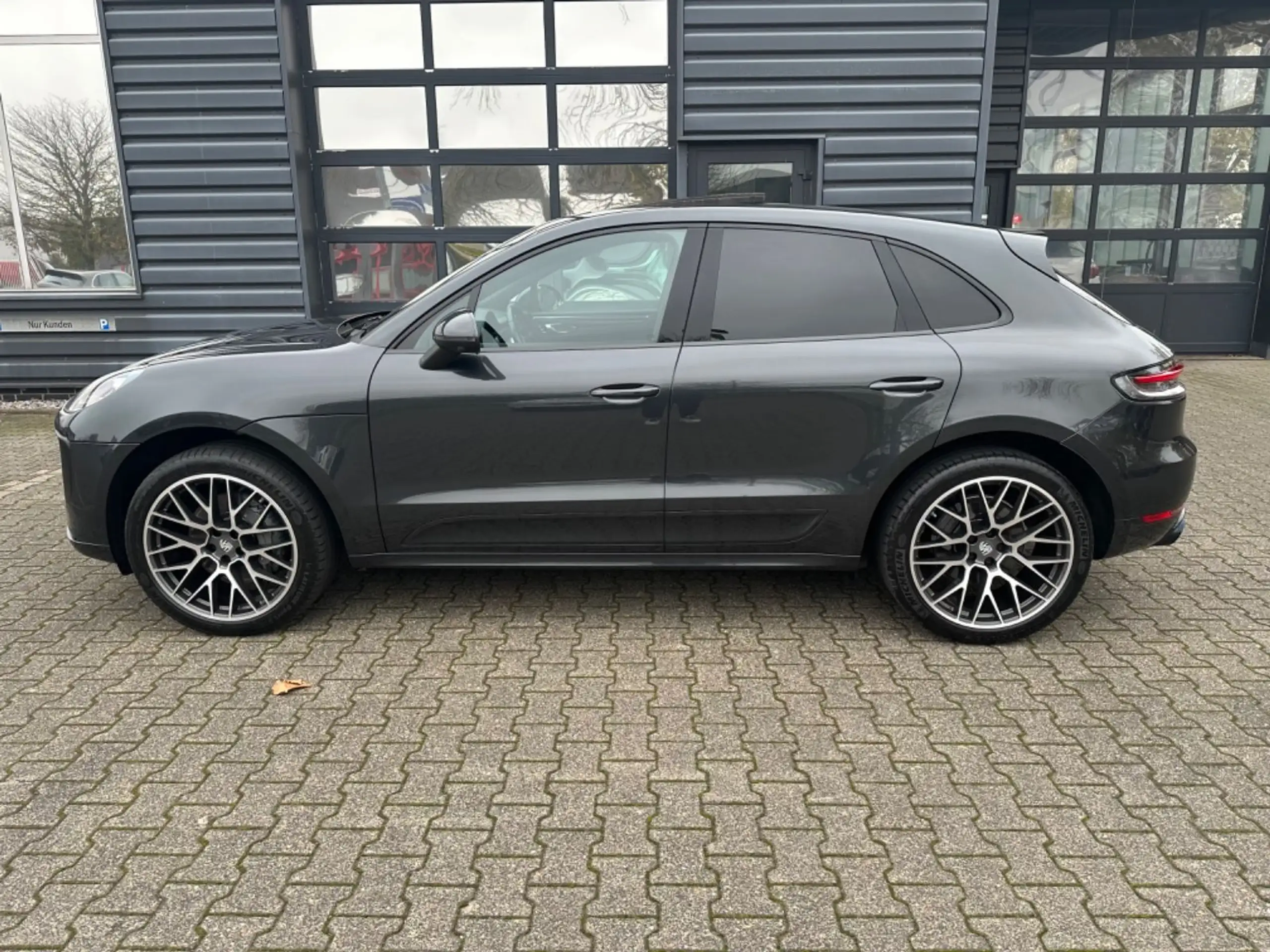 Porsche - Macan