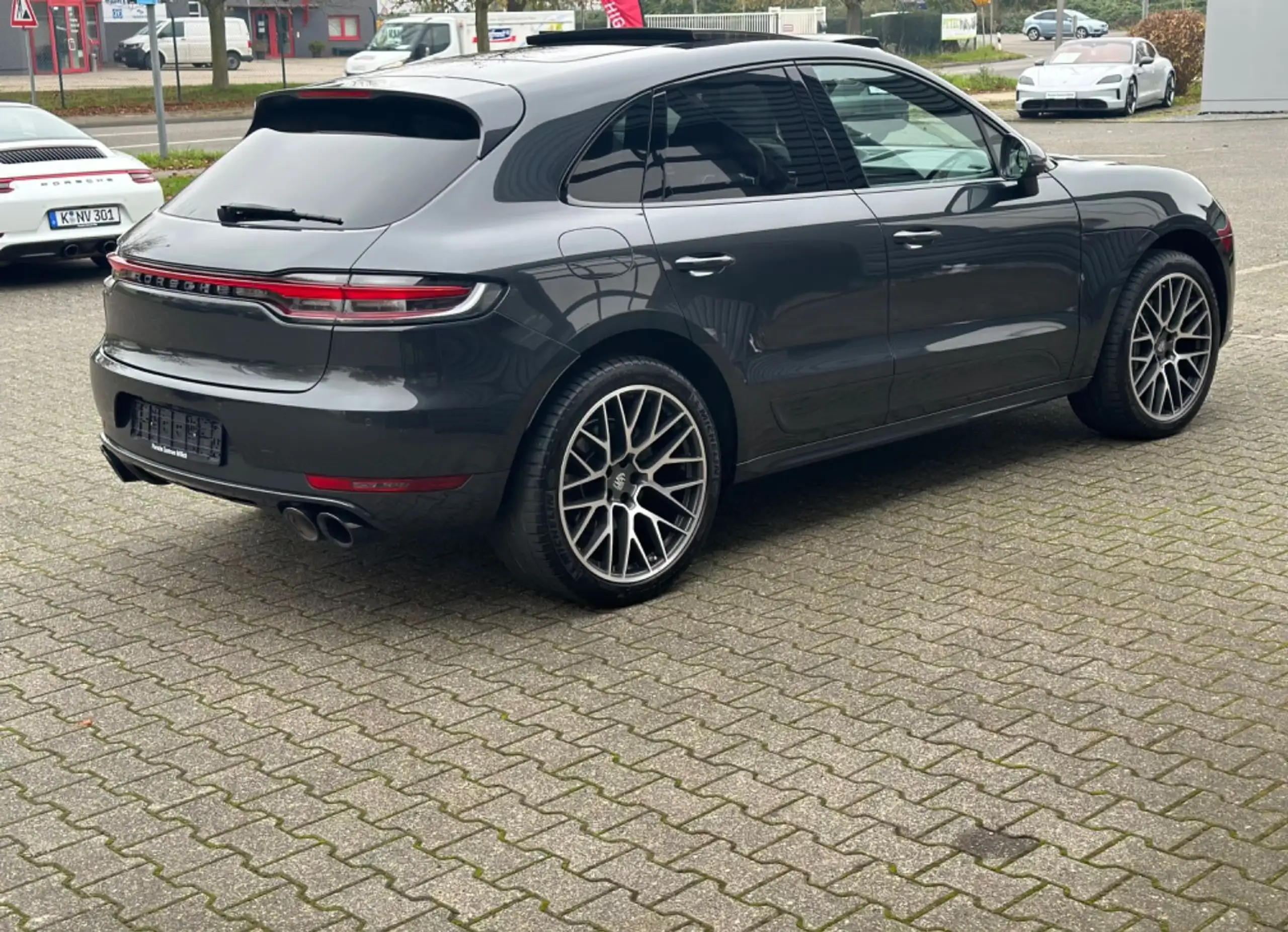 Porsche - Macan