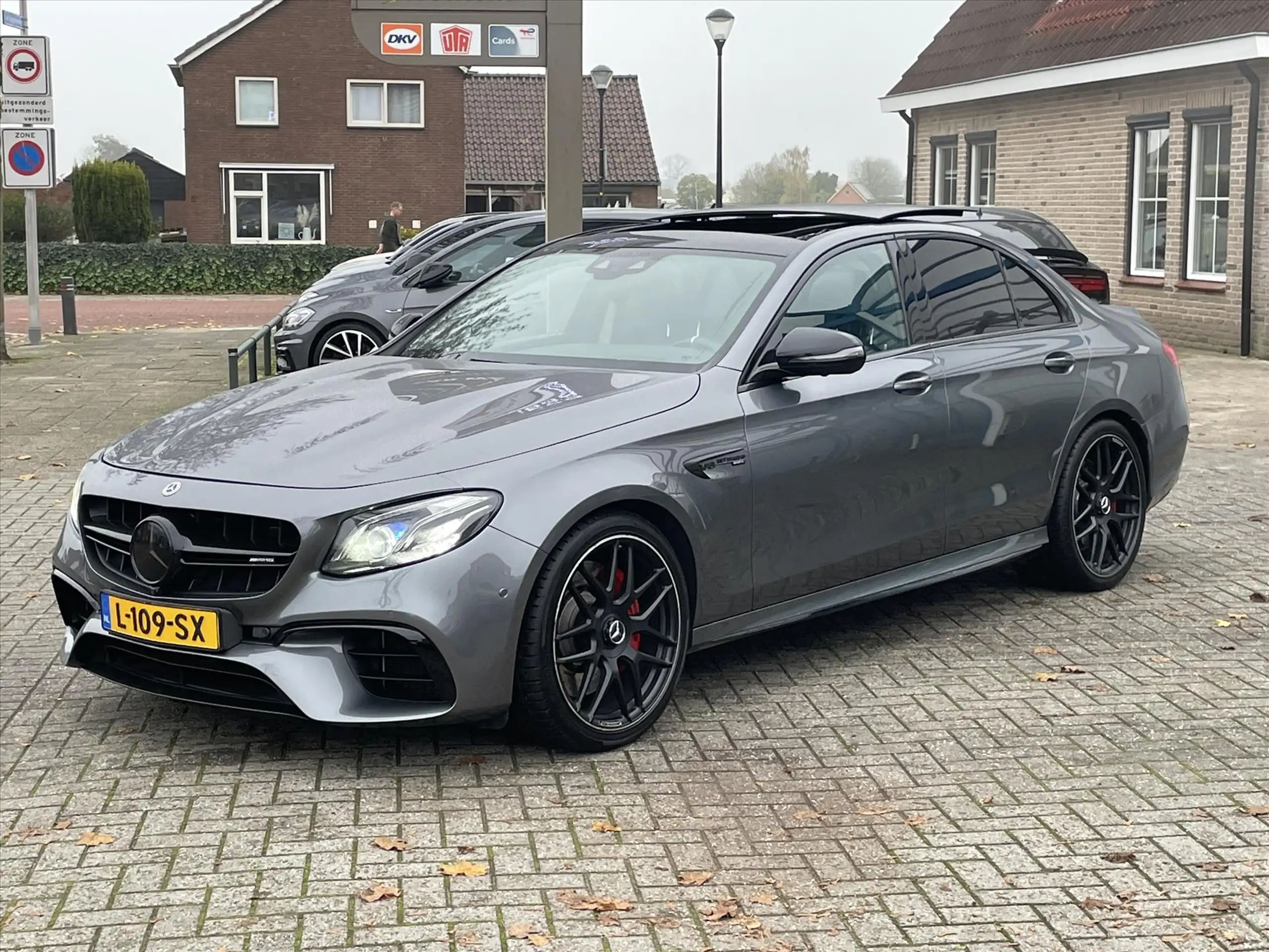 Mercedes-Benz - E 63 AMG